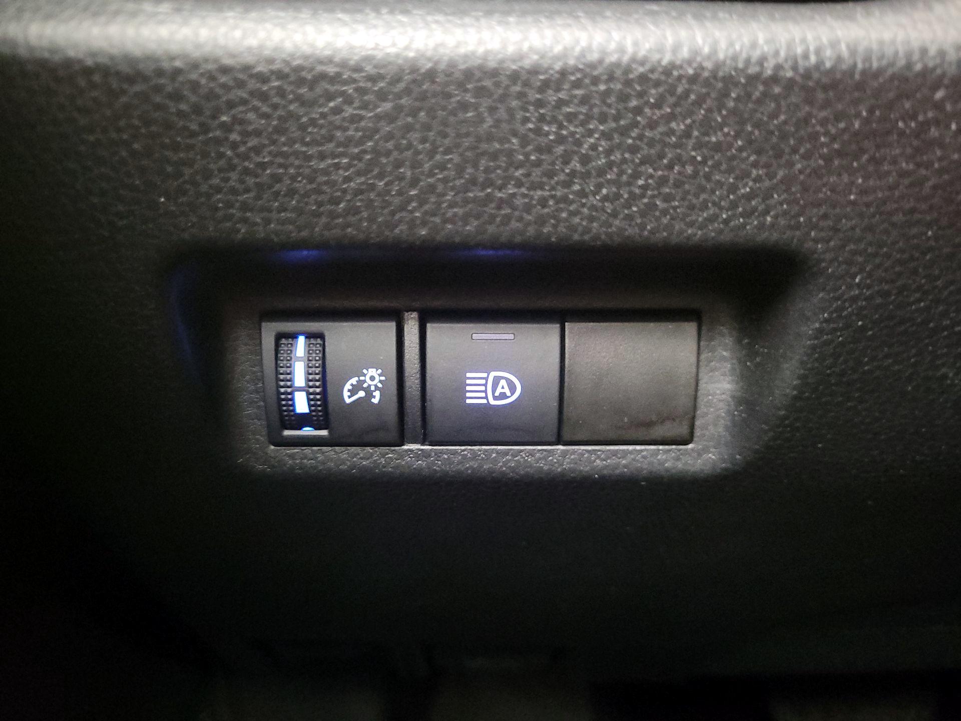 Thumbnail: 2021 Toyota RAV4 - 13