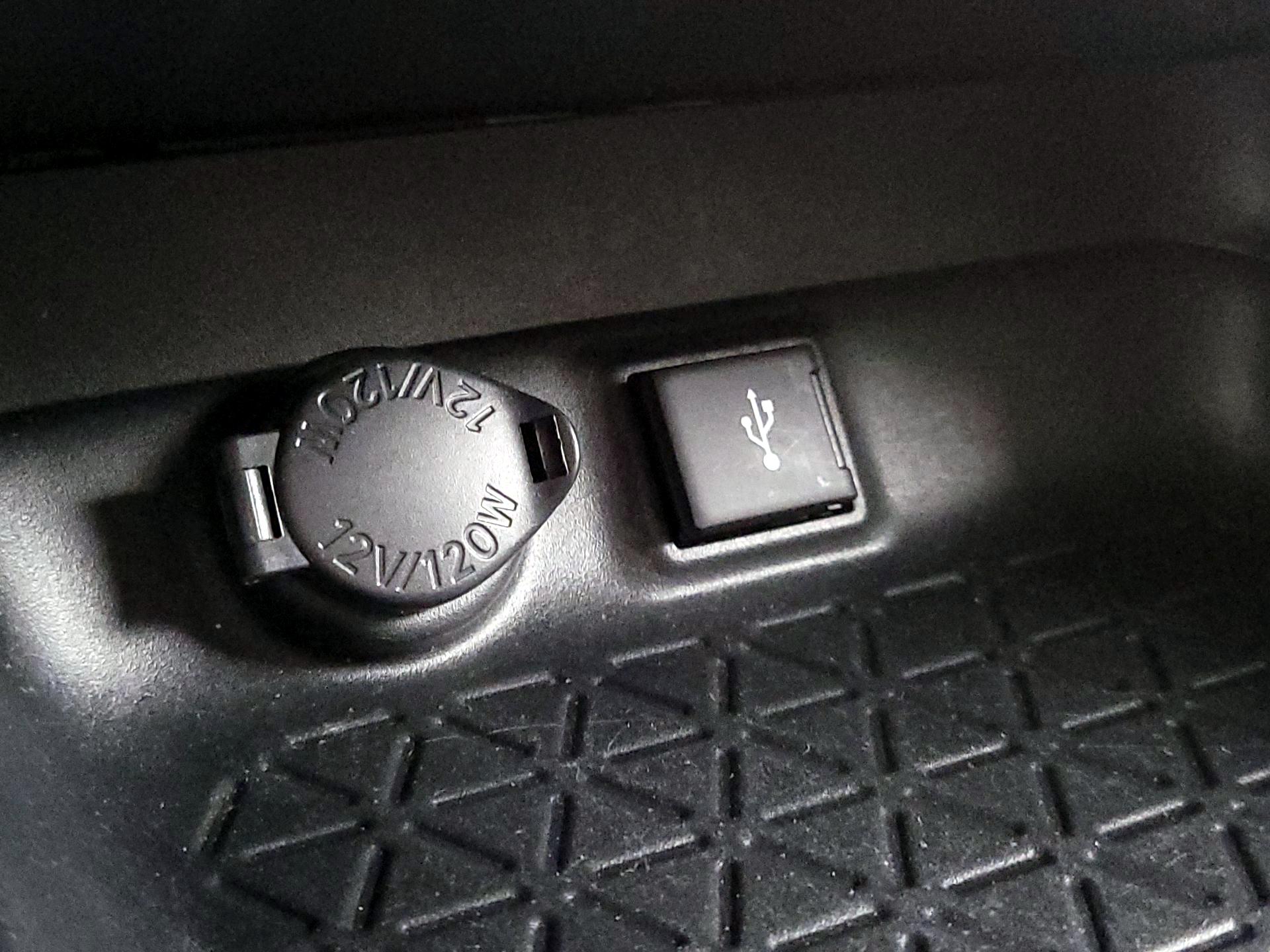 Thumbnail: 2021 Toyota RAV4 - 18