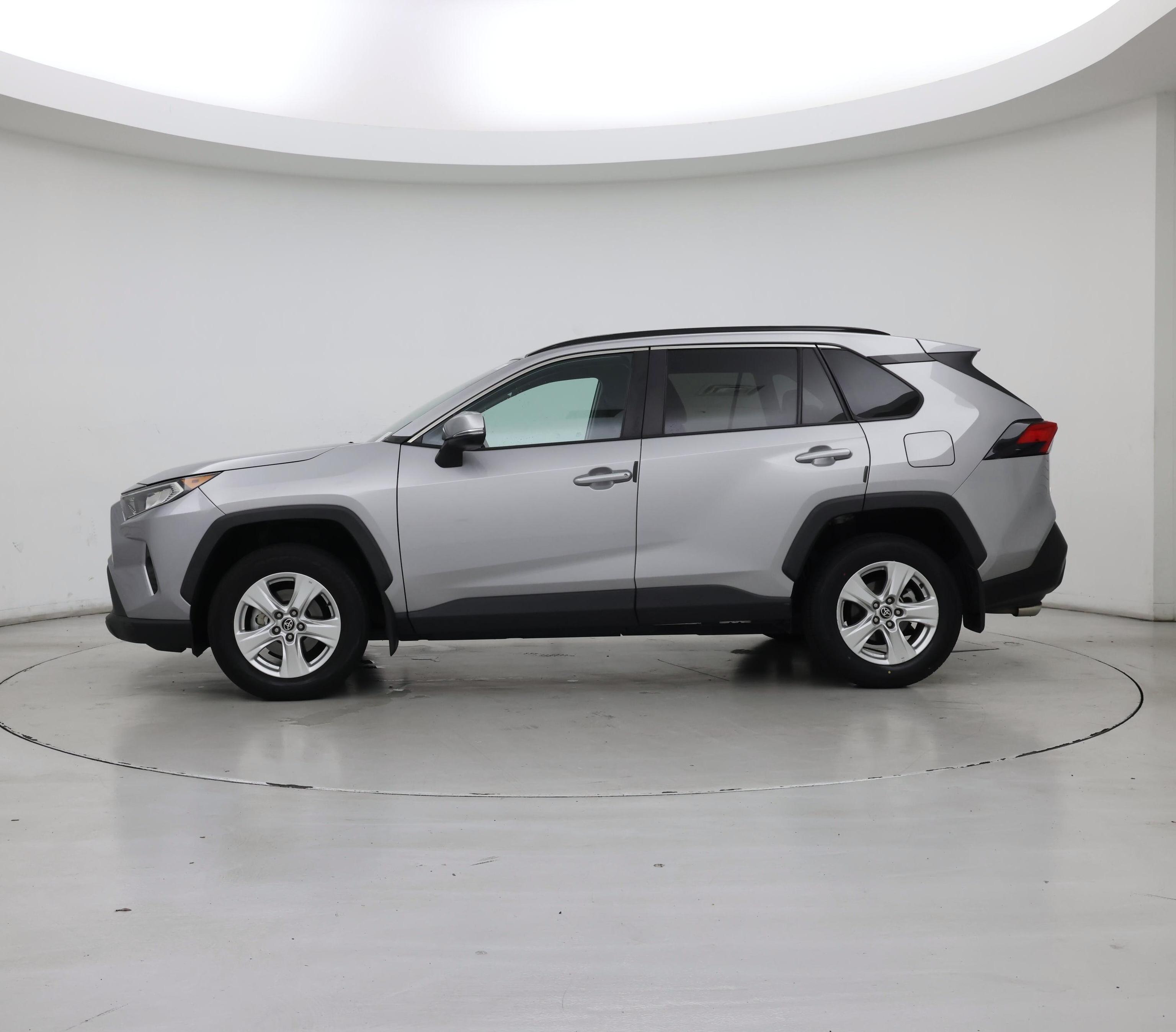 Thumbnail: 2021 Toyota RAV4 - 3