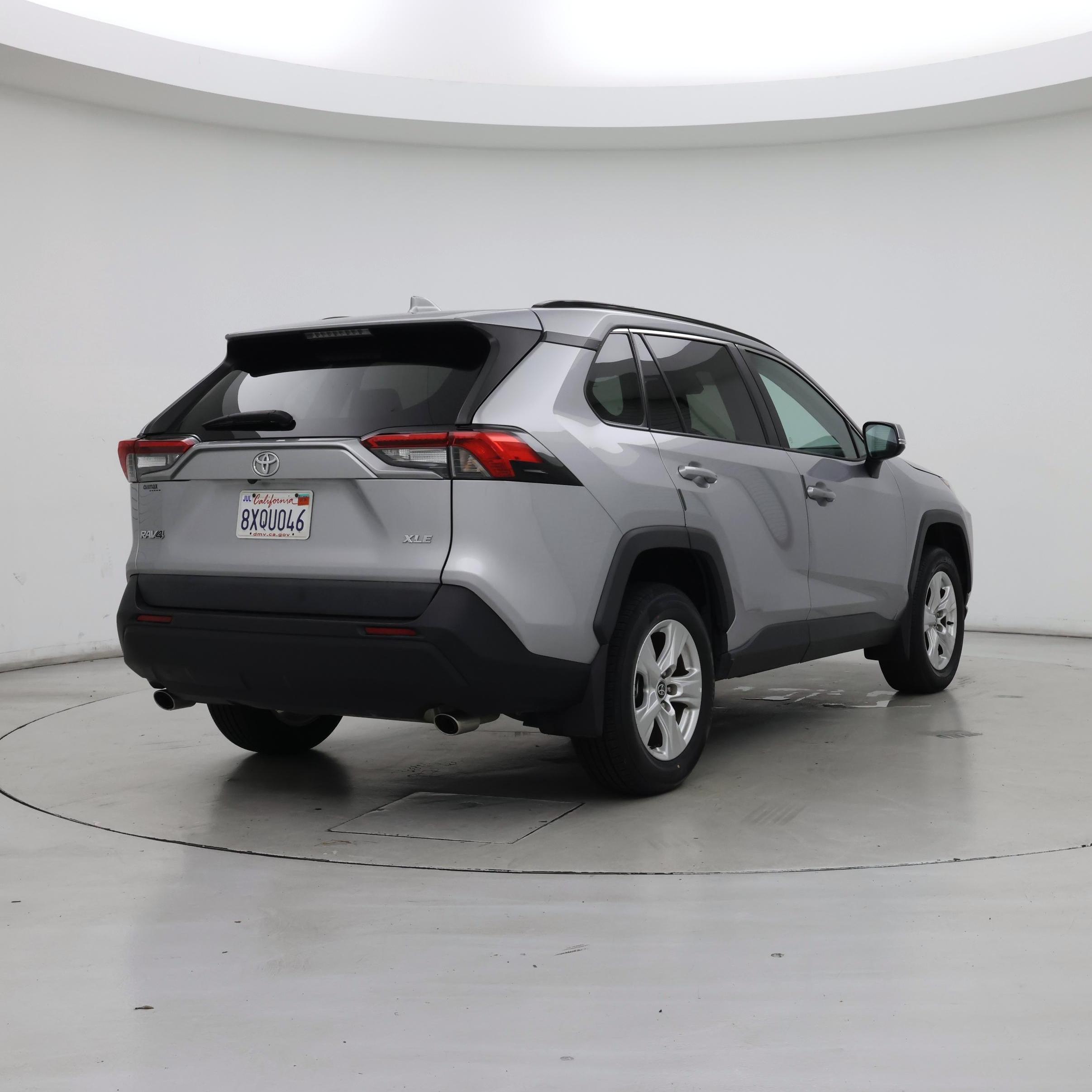 Thumbnail: 2021 Toyota RAV4 - 8