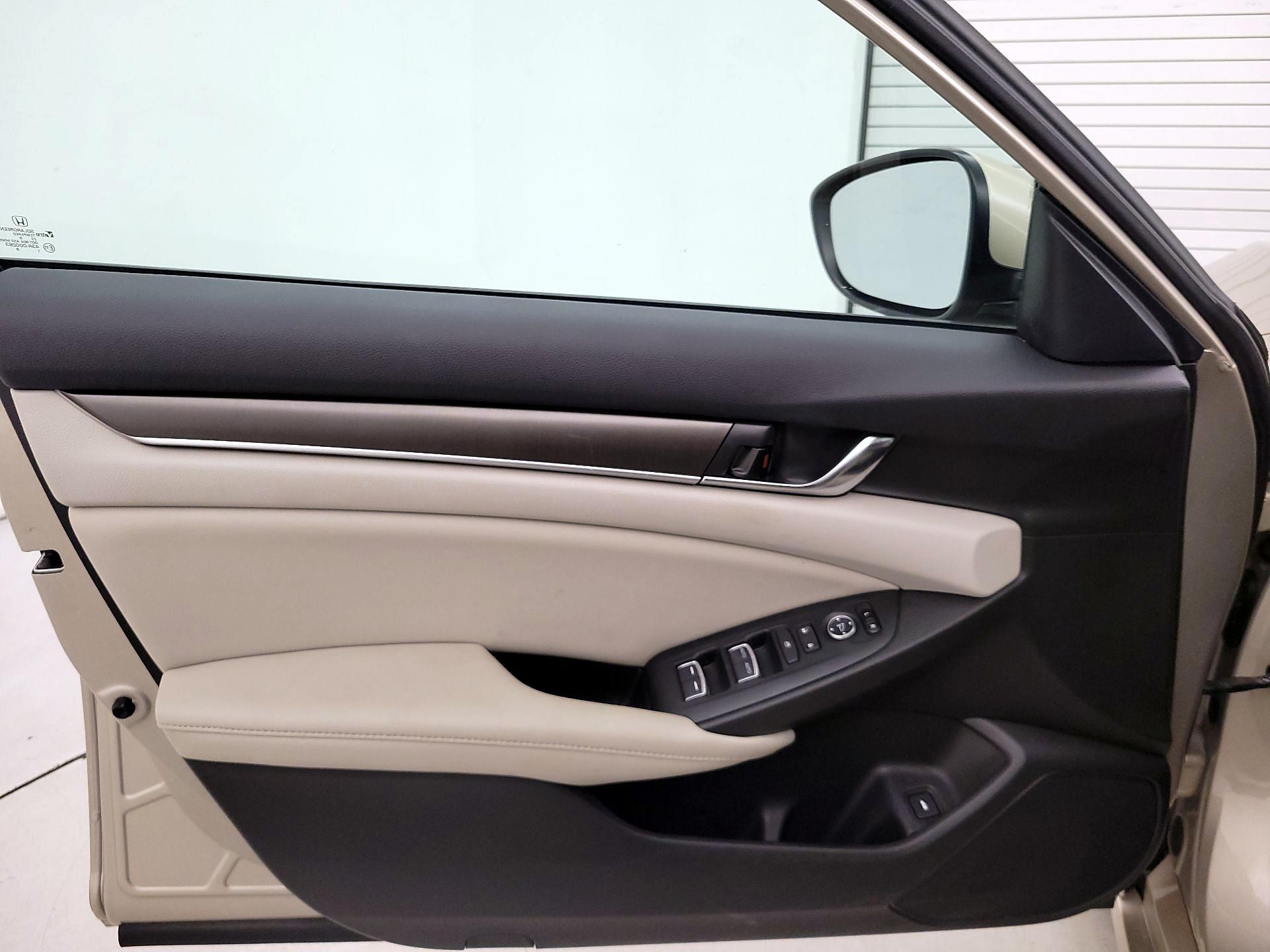 Thumbnail: 2020 Honda Accord - 12