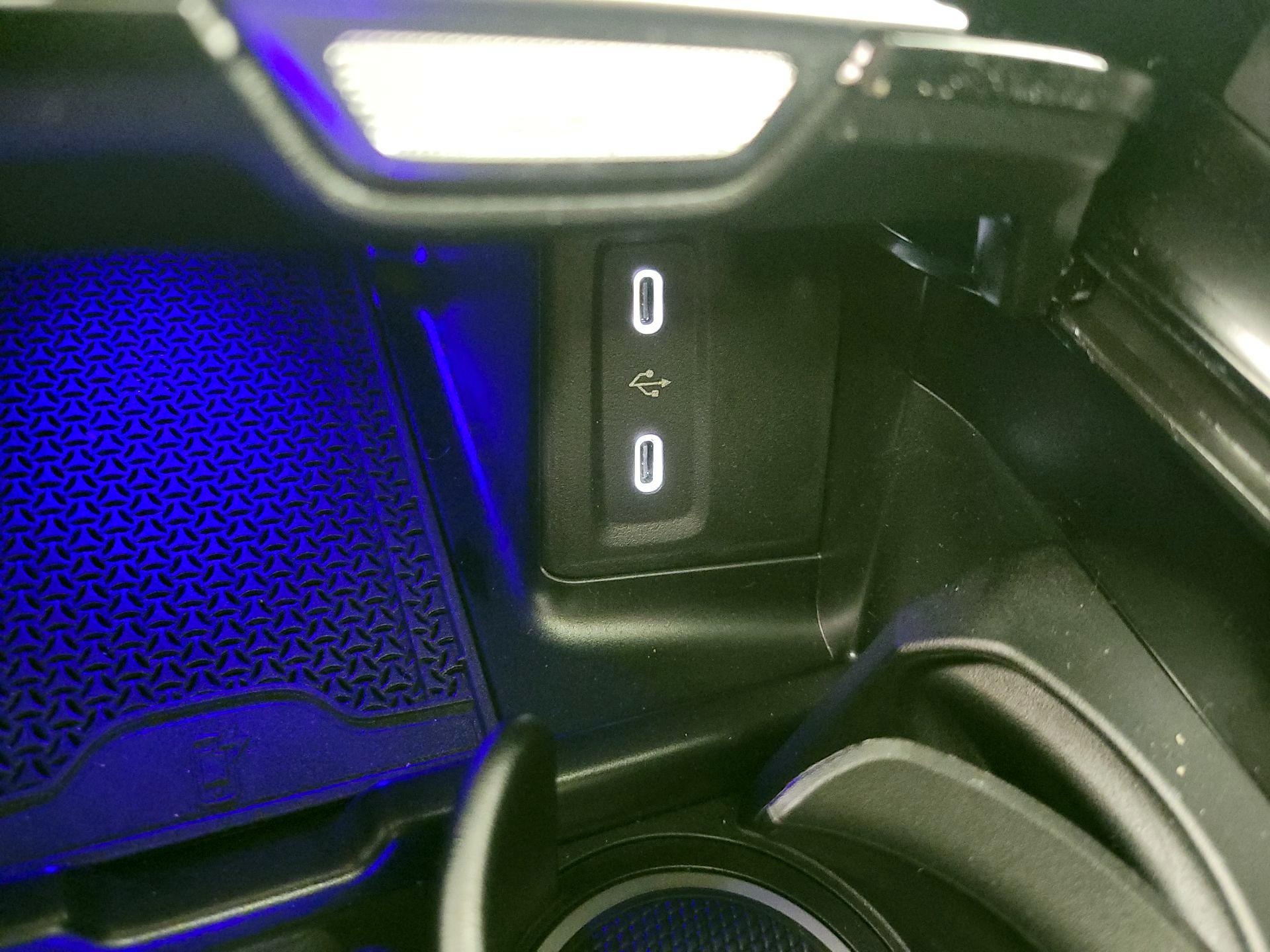 Thumbnail: 2025 Mercedes-Benz GLC - 19