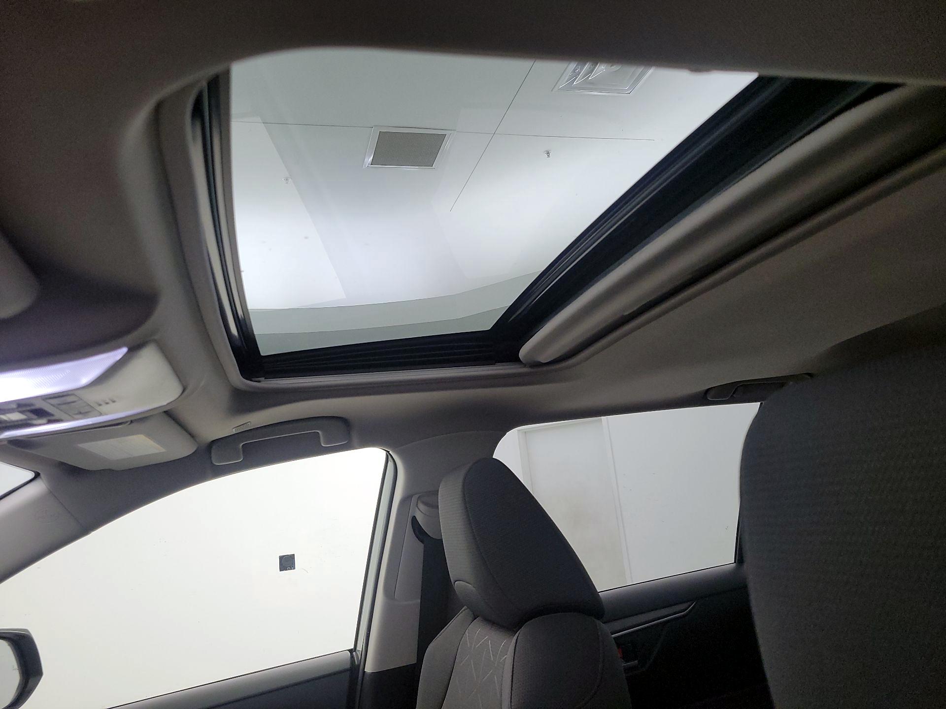 Thumbnail: 2023 Toyota RAV4 - 19