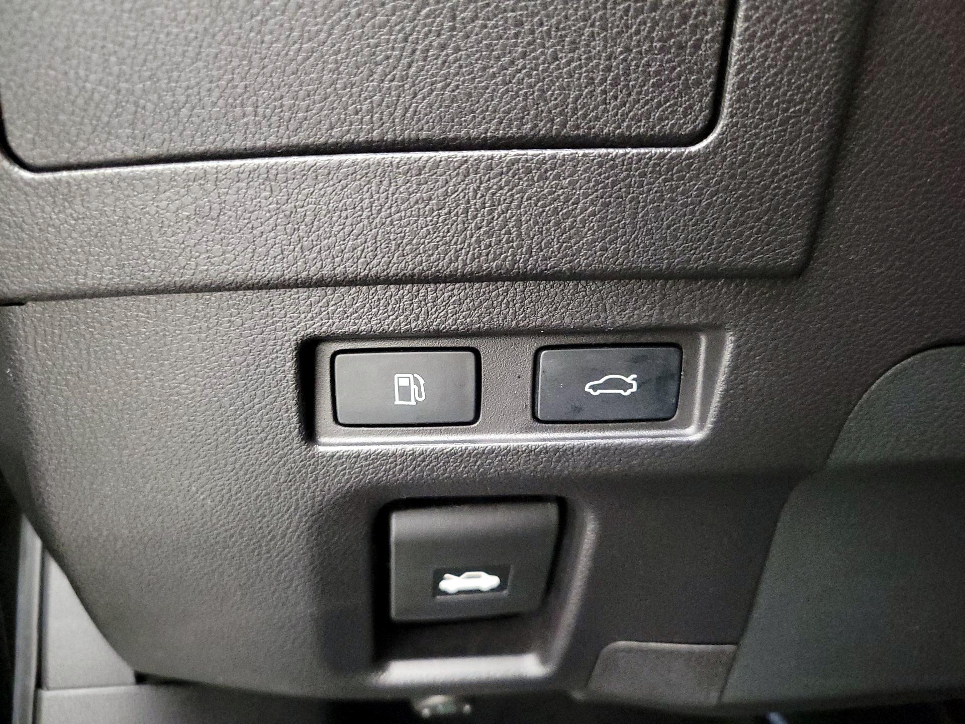 Thumbnail: 2023 Lexus ES - 13