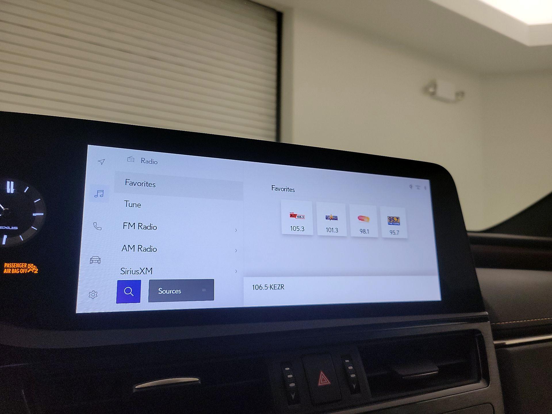 Thumbnail: 2023 Lexus ES - 15