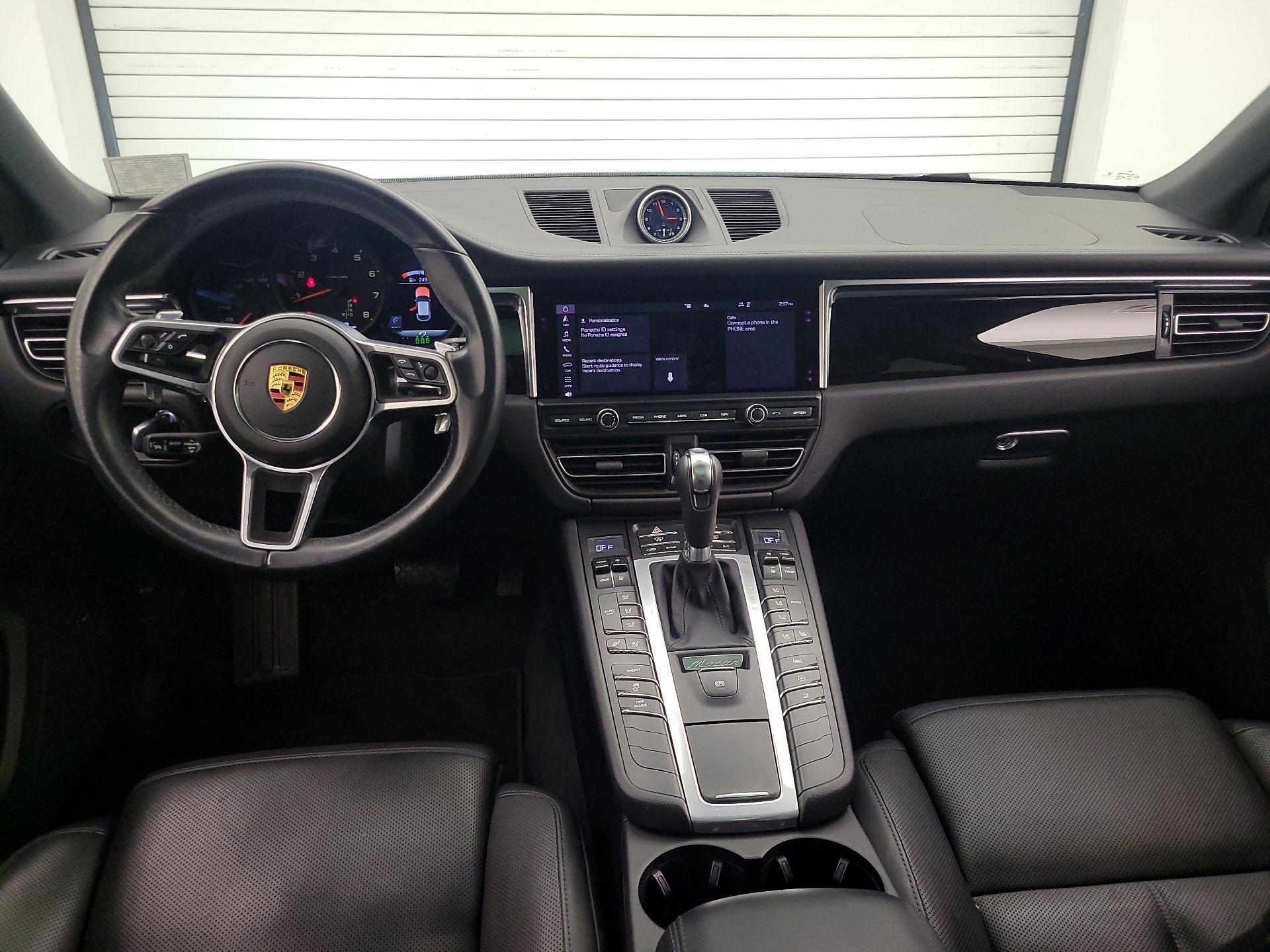 Thumbnail: 2021 Porsche Macan - 9