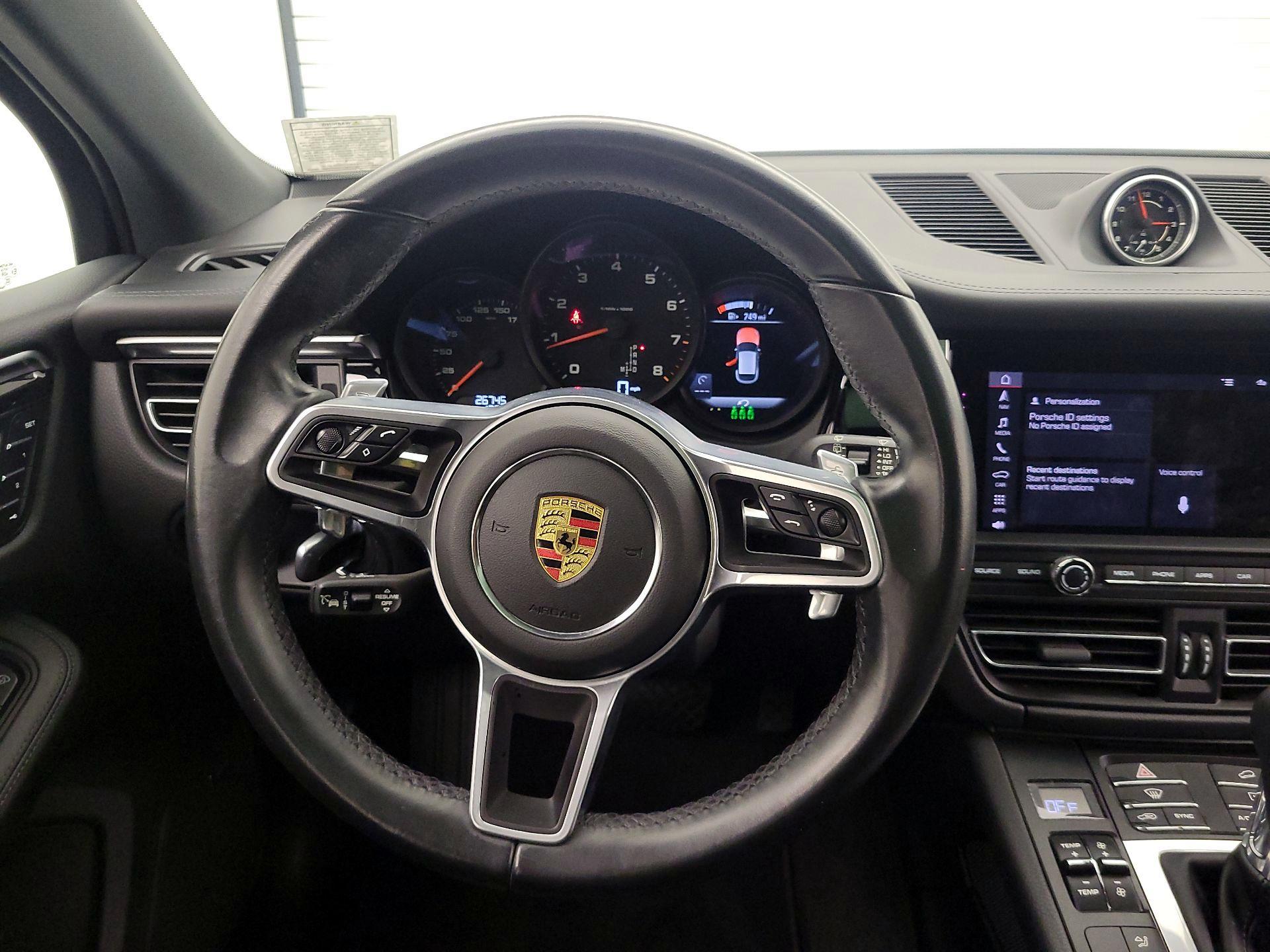 Thumbnail: 2021 Porsche Macan - 10