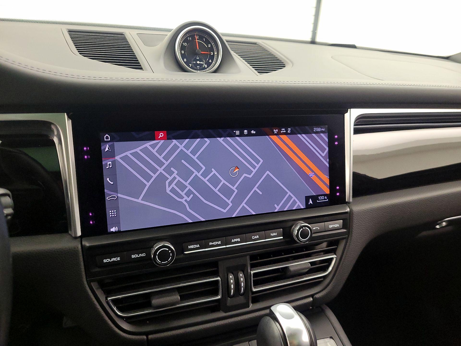 Thumbnail: 2021 Porsche Macan - 14