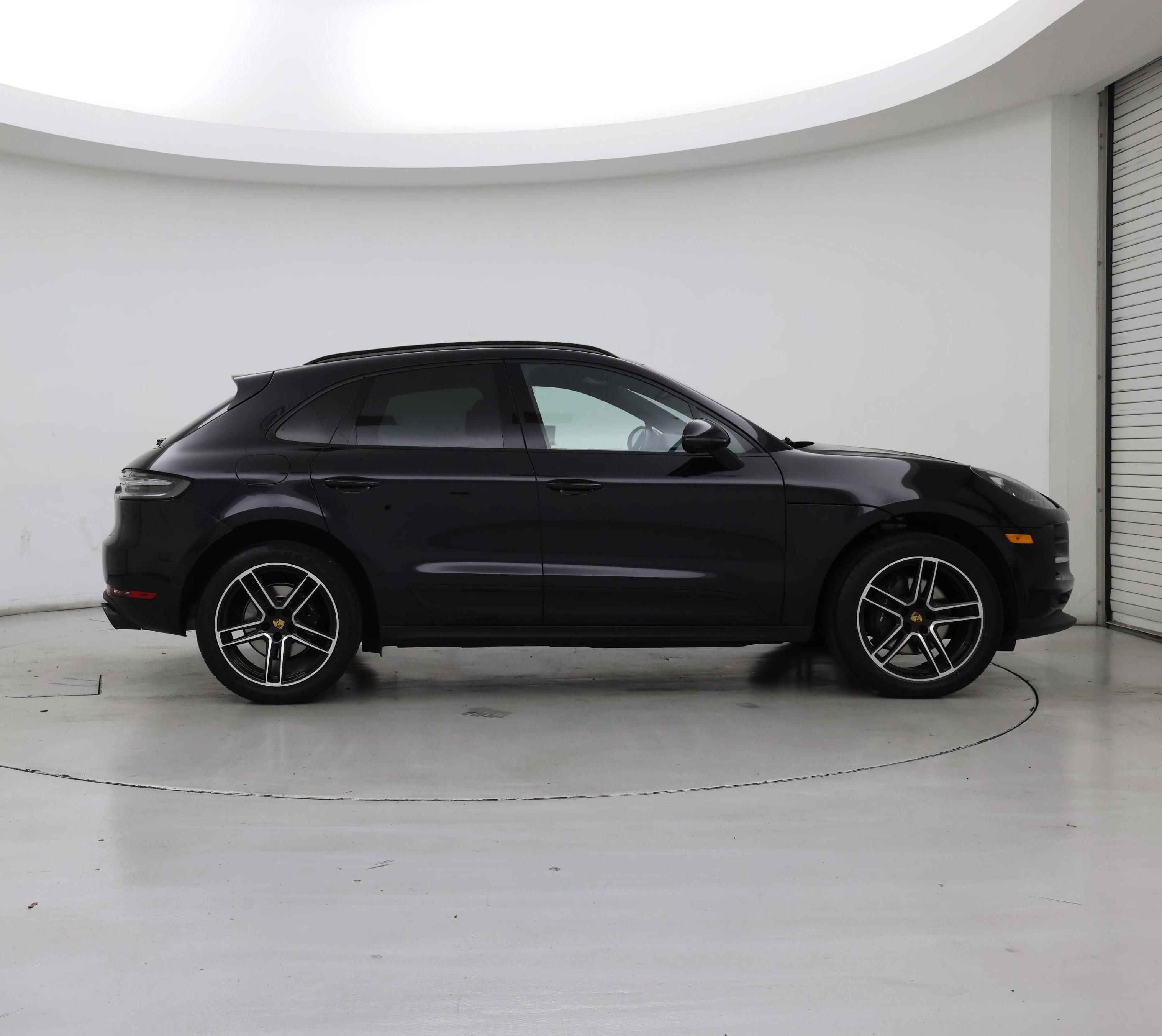 Thumbnail: 2021 Porsche Macan - 7