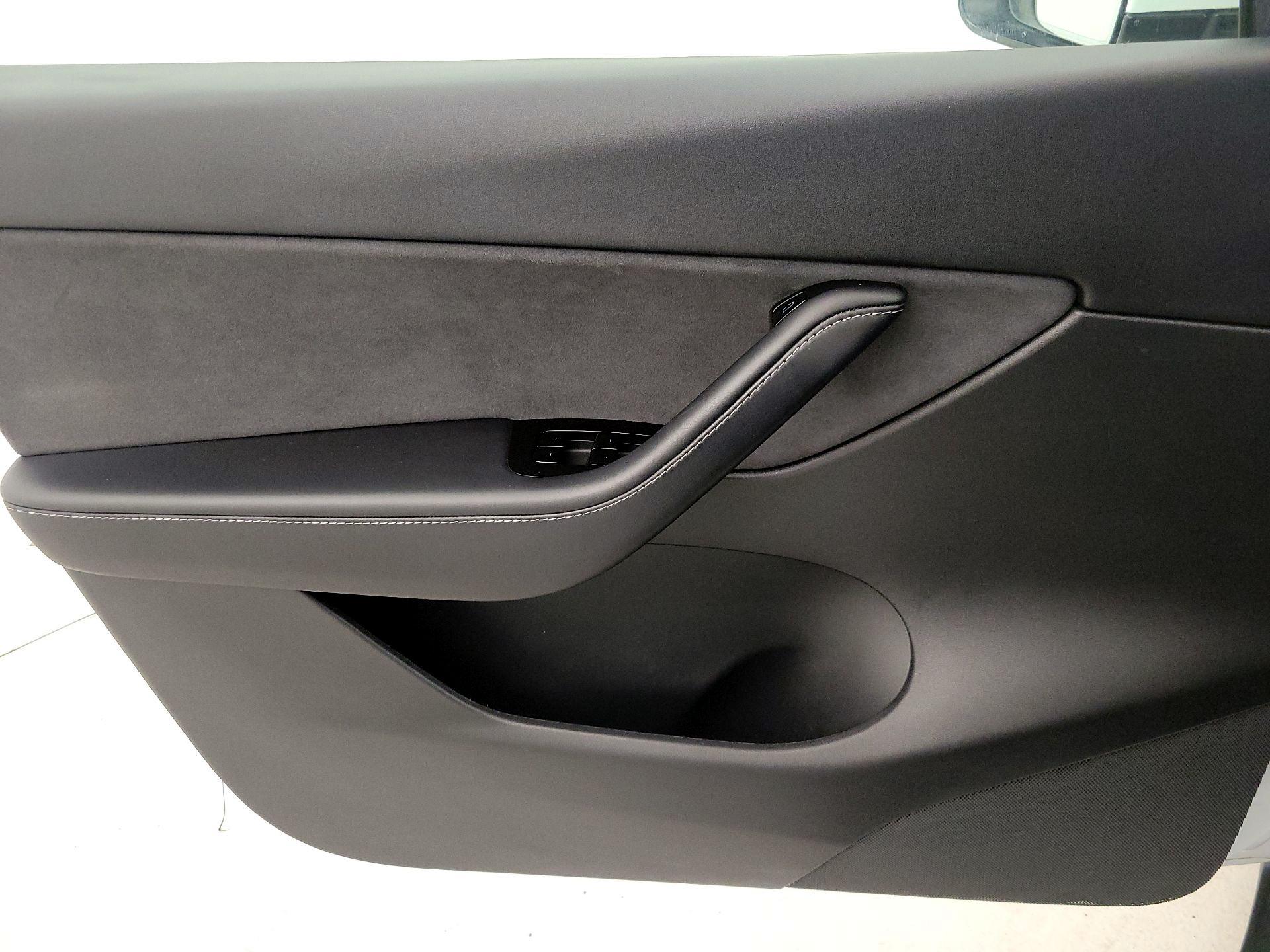 Thumbnail: 2021 Tesla Model Y - 12