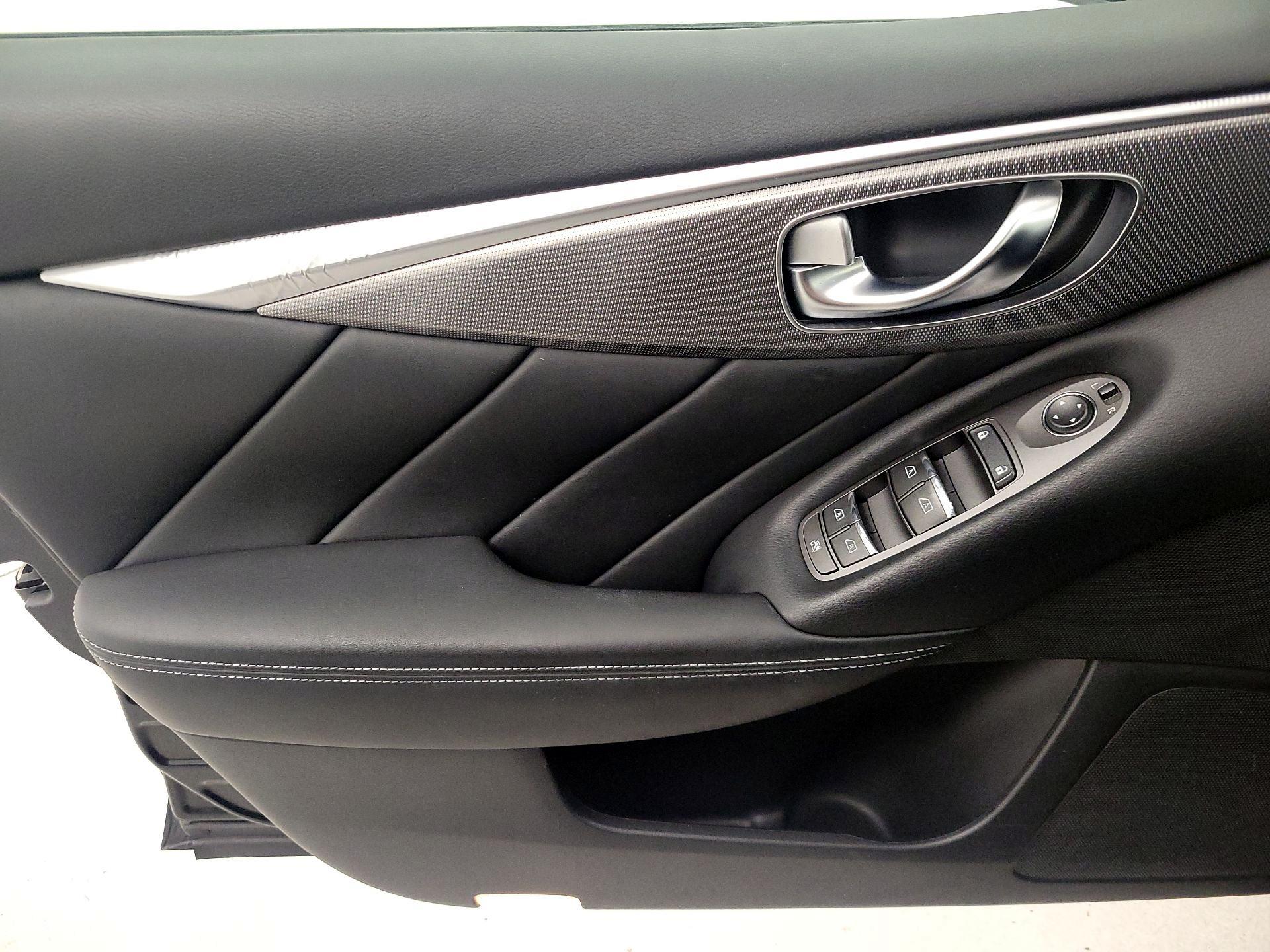 Thumbnail: 2015 INFINITI Q50 - 12