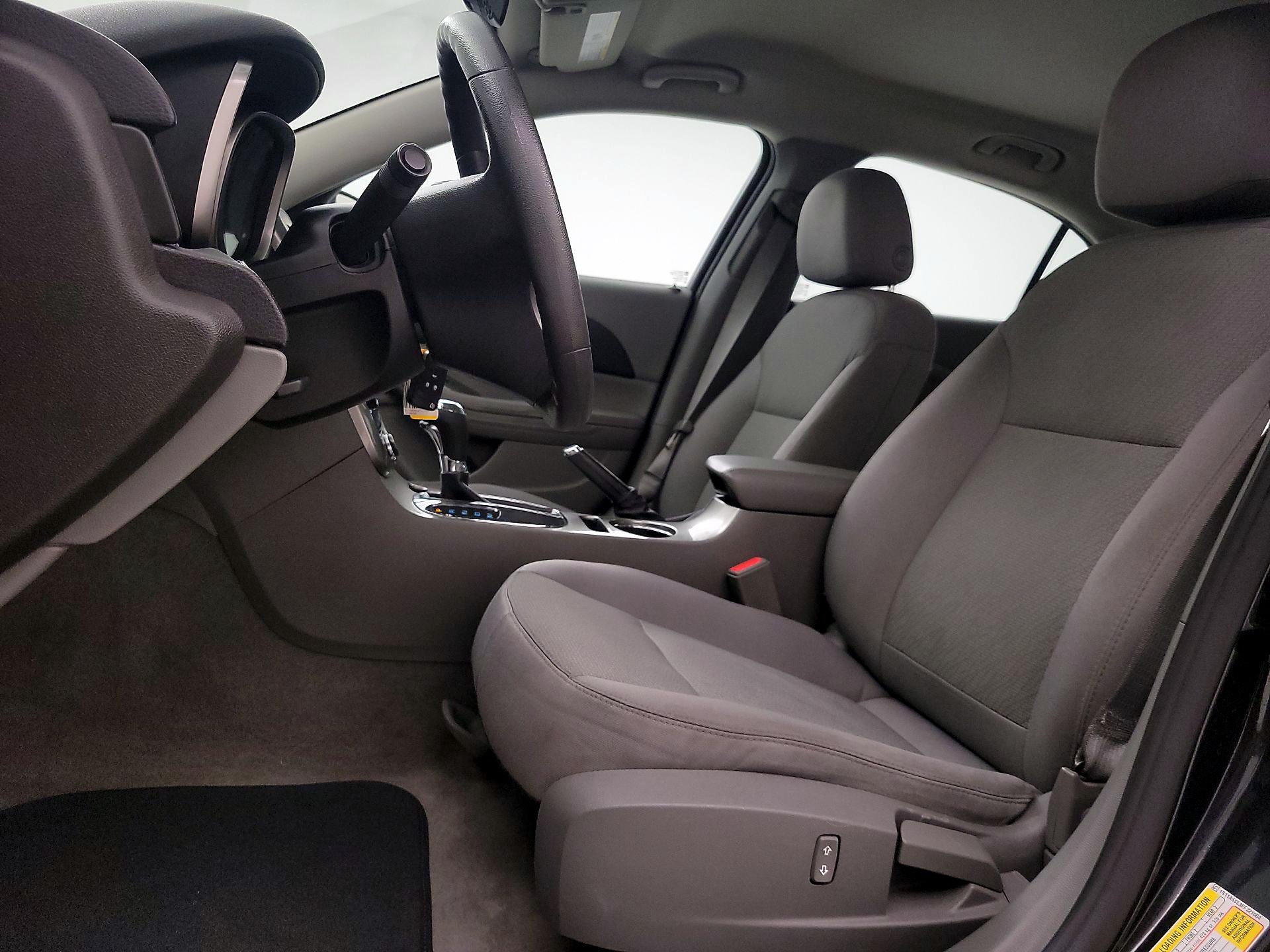 Thumbnail: 2015 Chevrolet Malibu - 11