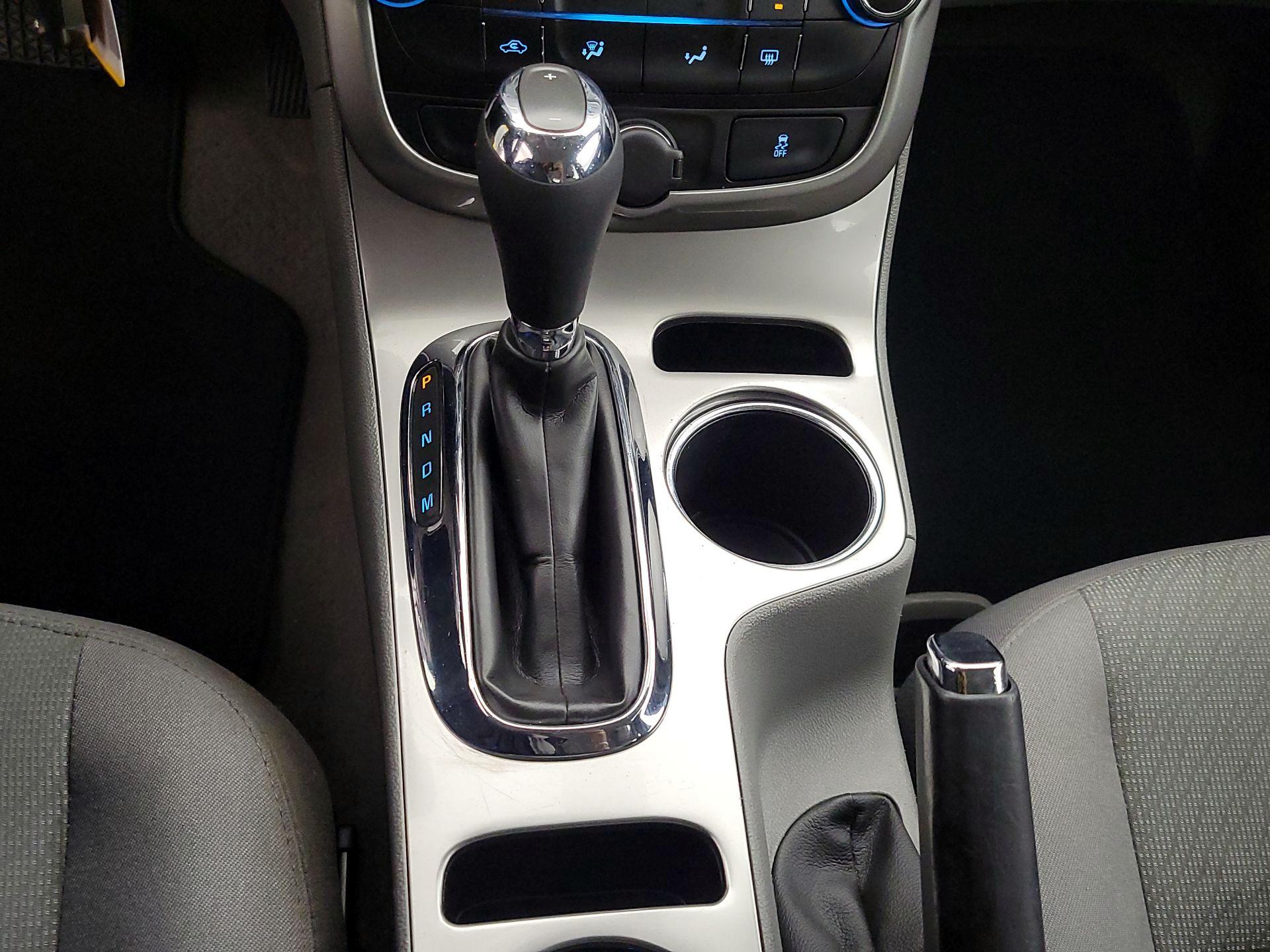 Thumbnail: 2015 Chevrolet Malibu - 16