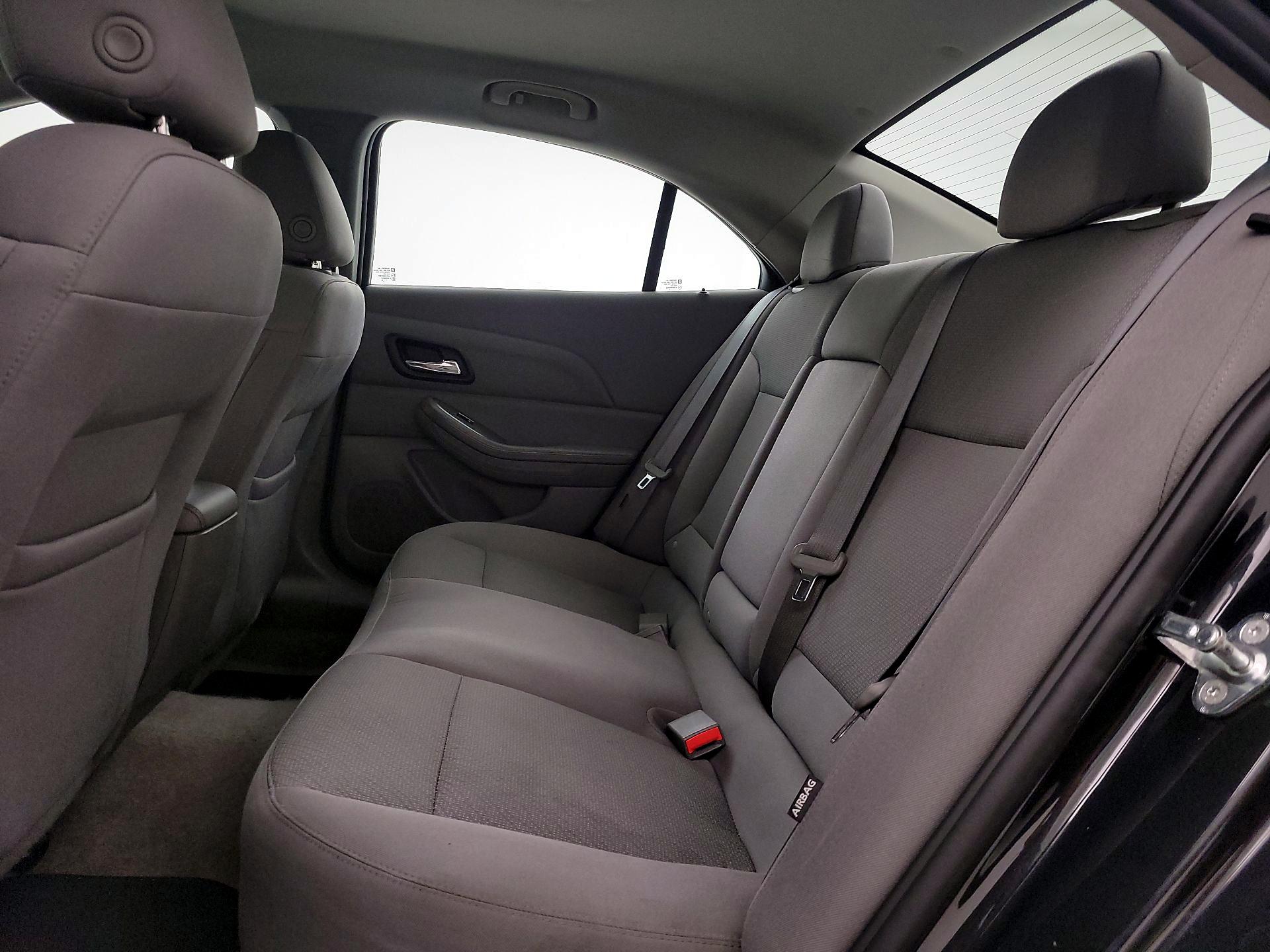 Thumbnail: 2015 Chevrolet Malibu - 18