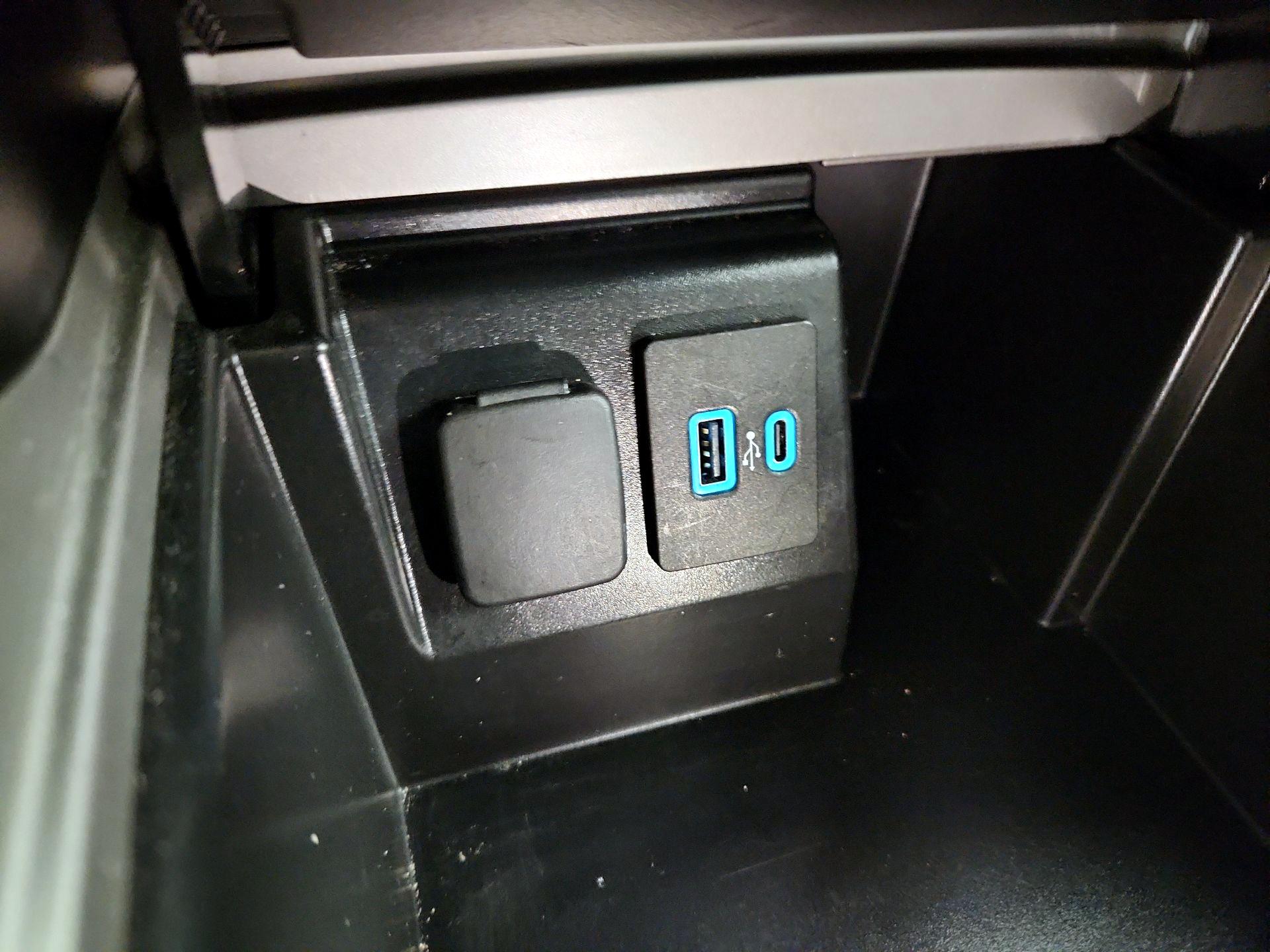 Thumbnail: 2023 Ford Explorer - 19