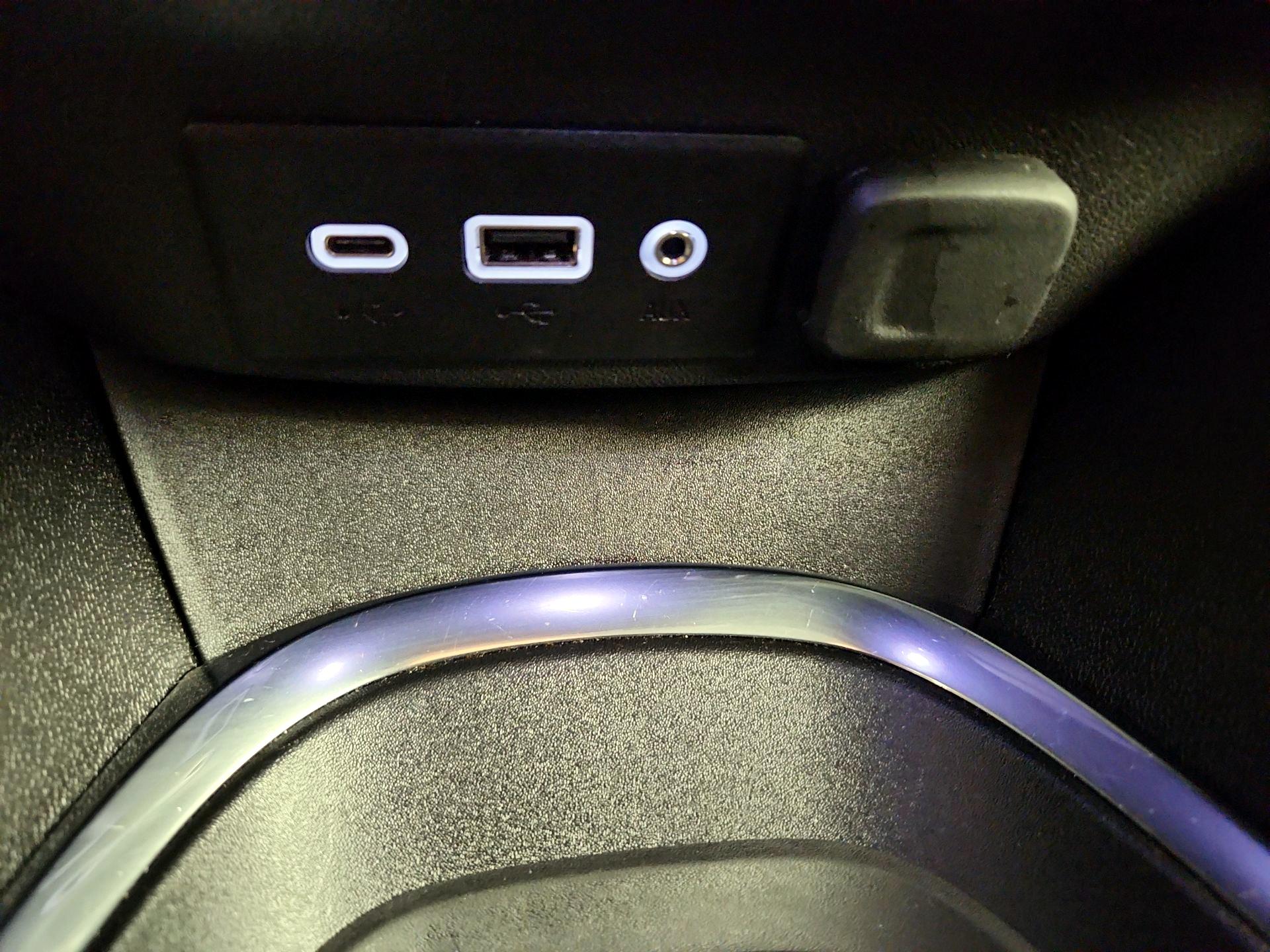 Thumbnail: 2023 Chevrolet Malibu - 18