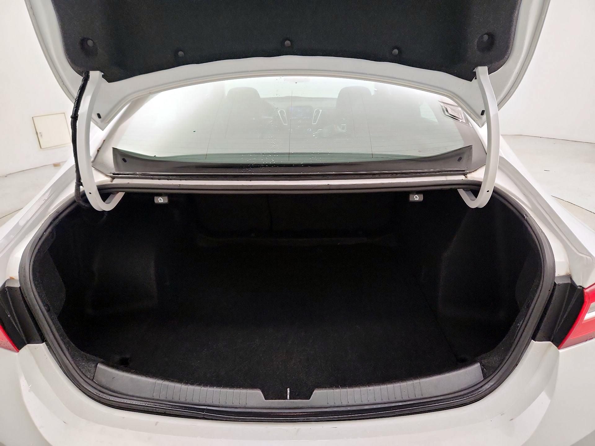 Thumbnail: 2023 Chevrolet Malibu - 20