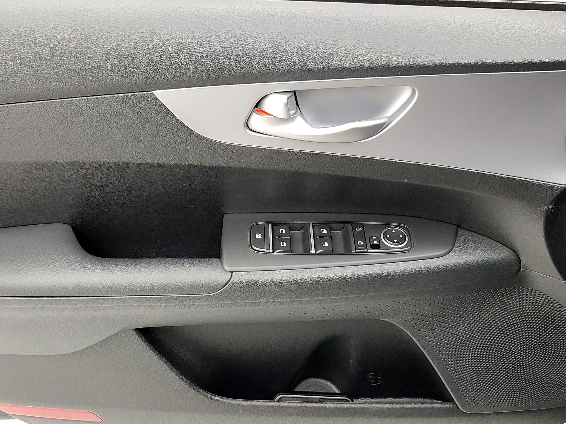 Thumbnail: 2024 Kia Forte - 12