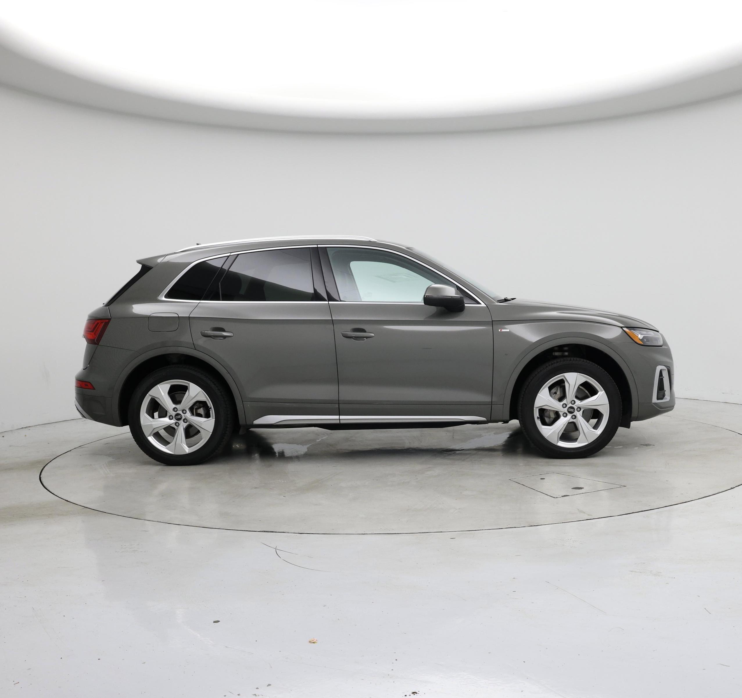 Thumbnail: 2023 Audi Q5 - 7