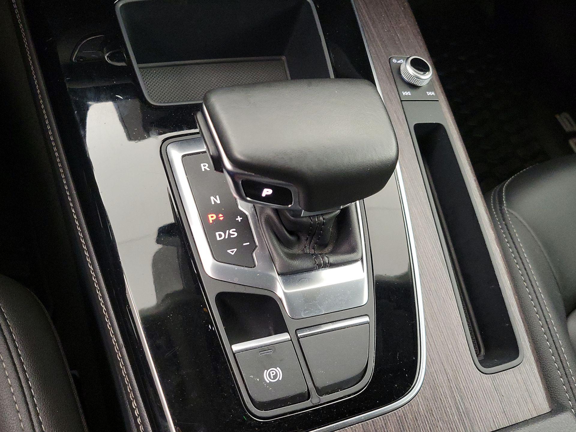 Thumbnail: 2022 Audi Q5 - 17