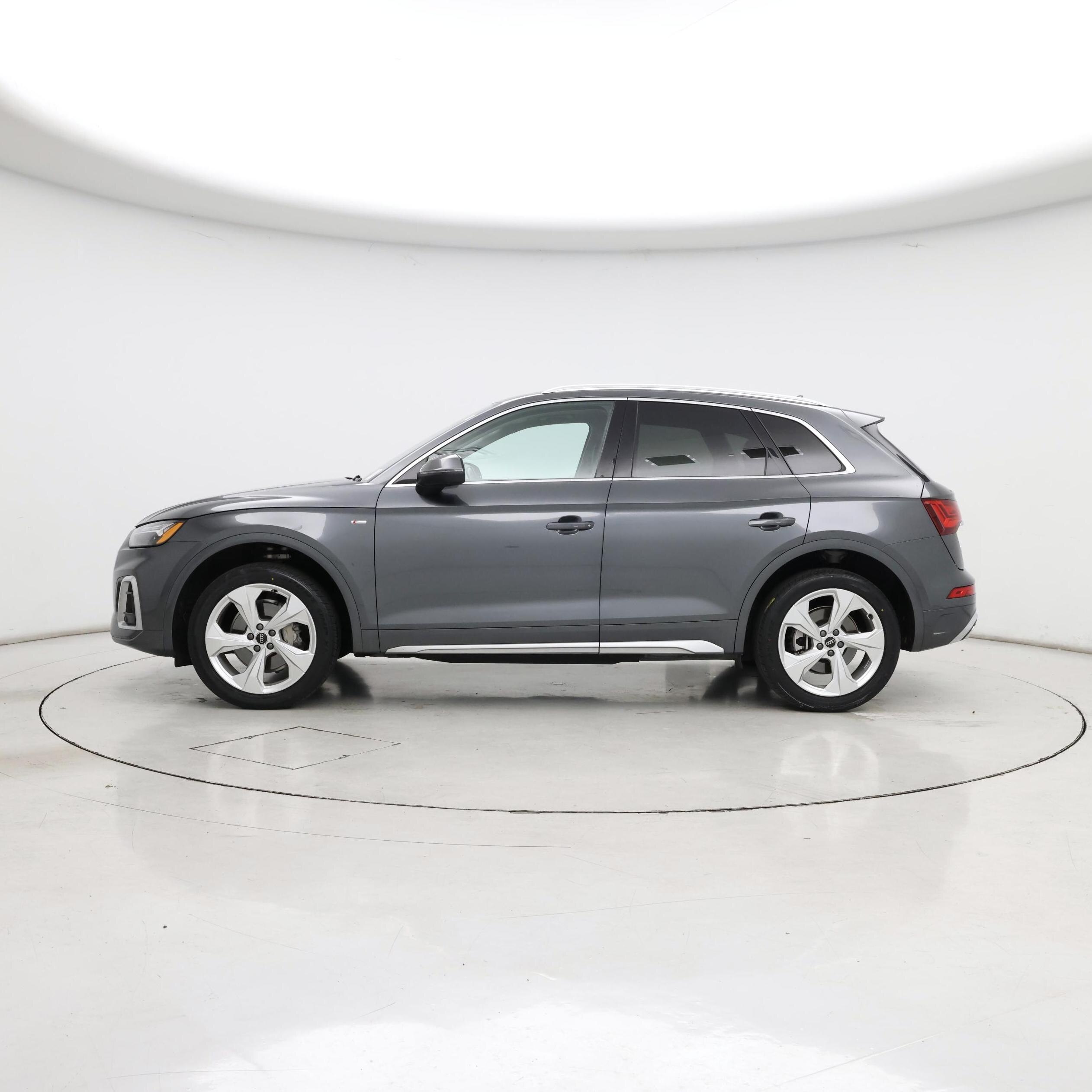 Thumbnail: 2022 Audi Q5 - 3