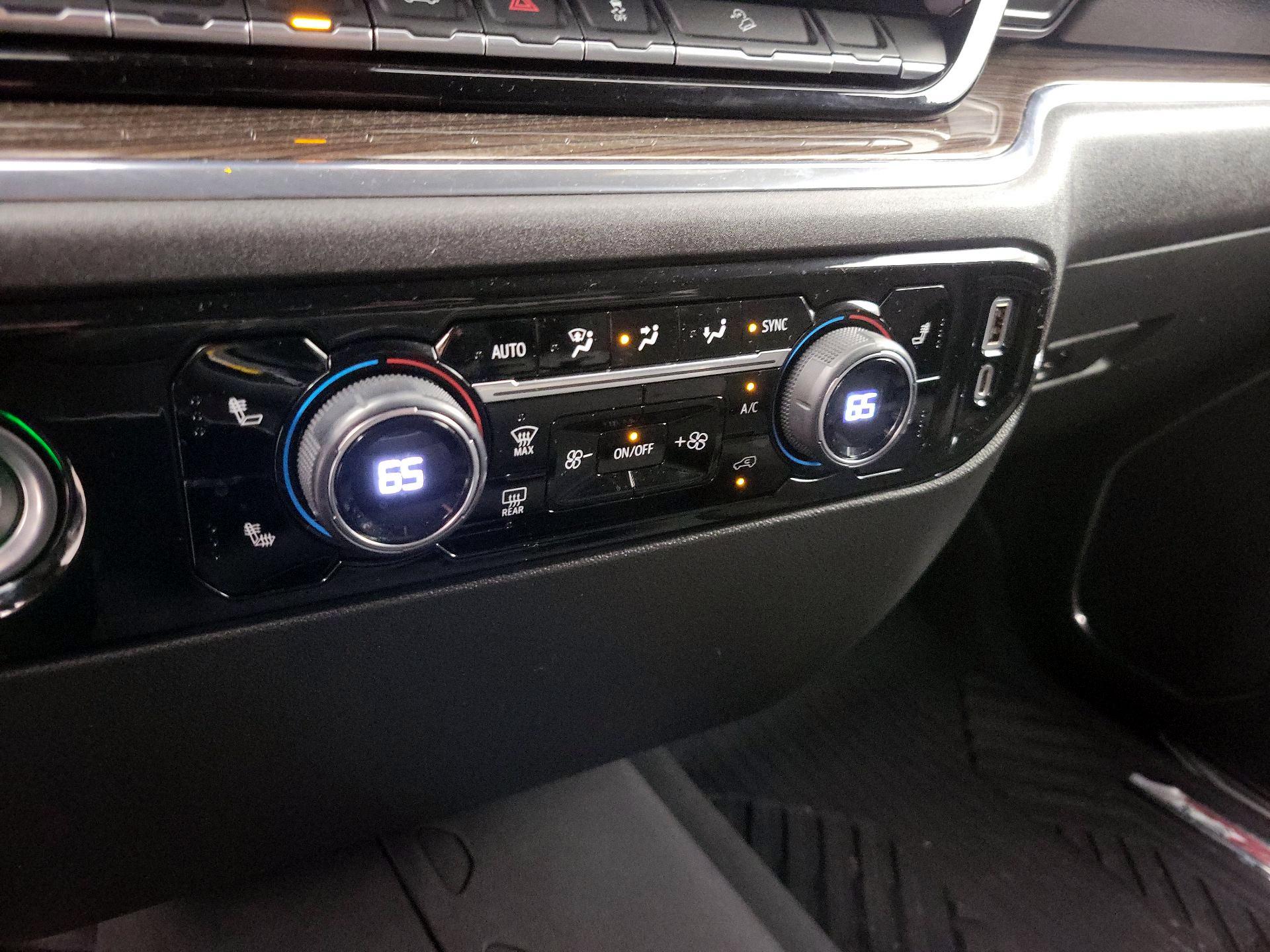 Thumbnail: 2022 Chevrolet Silverado 1500 - 16