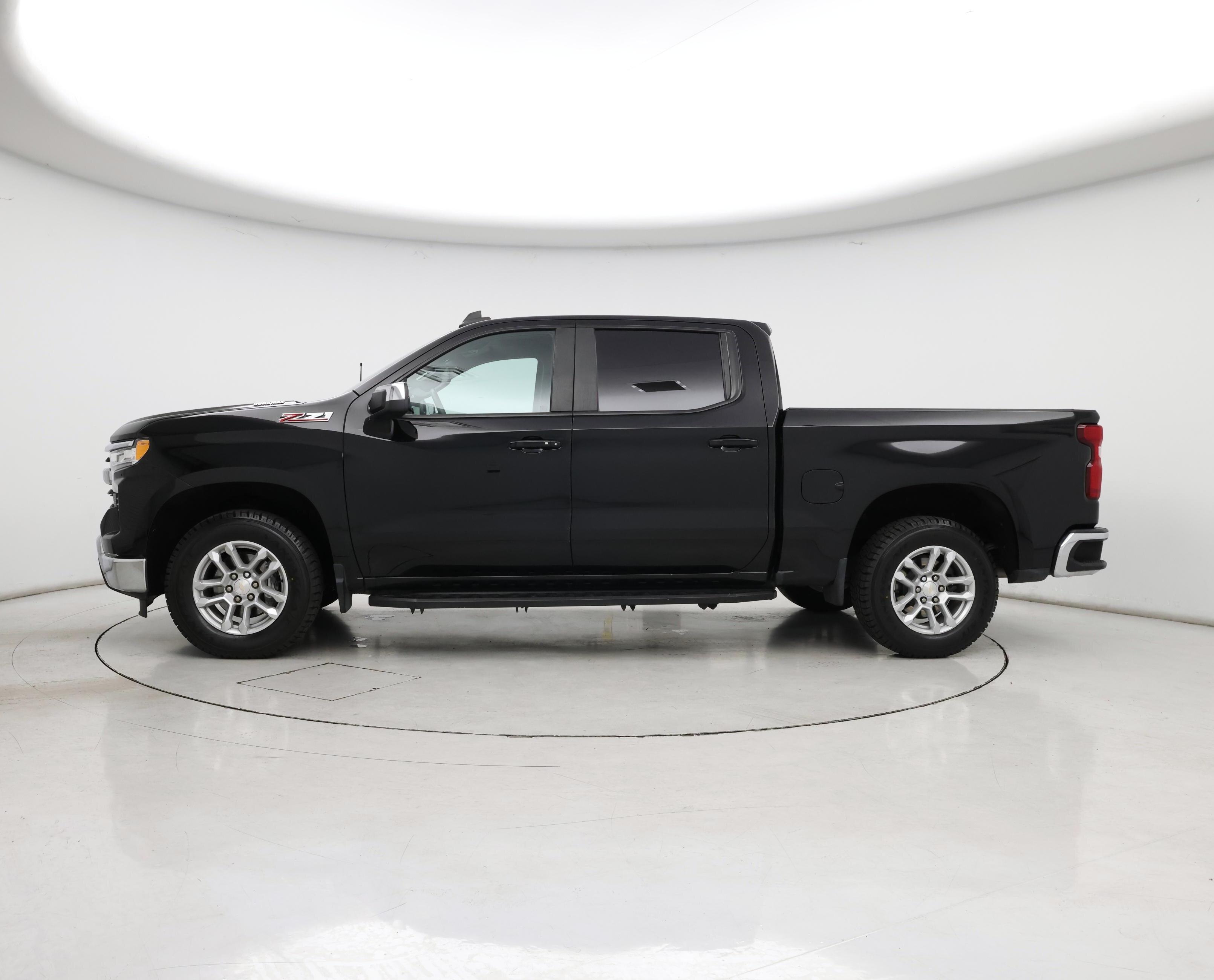 Thumbnail: 2022 Chevrolet Silverado 1500 - 3