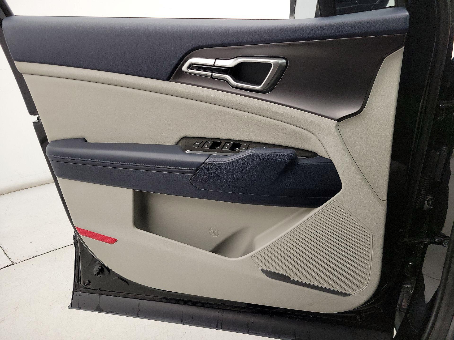 Thumbnail: 2023 Kia Sportage - 12