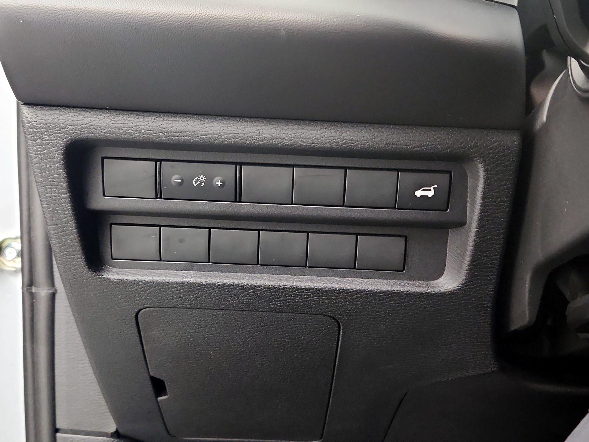 Thumbnail: 2024 Mitsubishi Outlander - 13