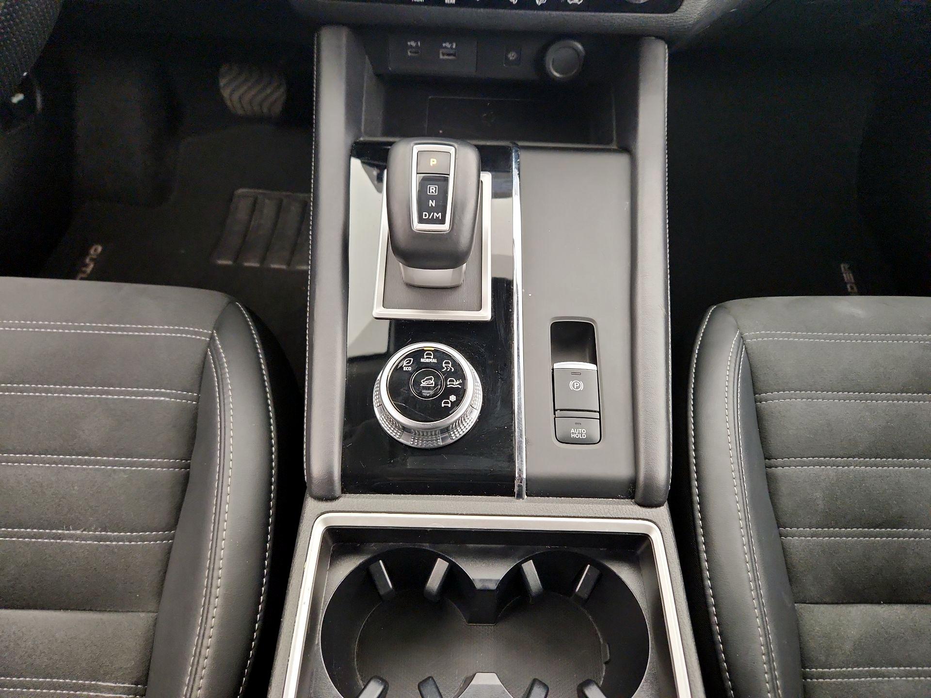 Thumbnail: 2024 Mitsubishi Outlander - 18