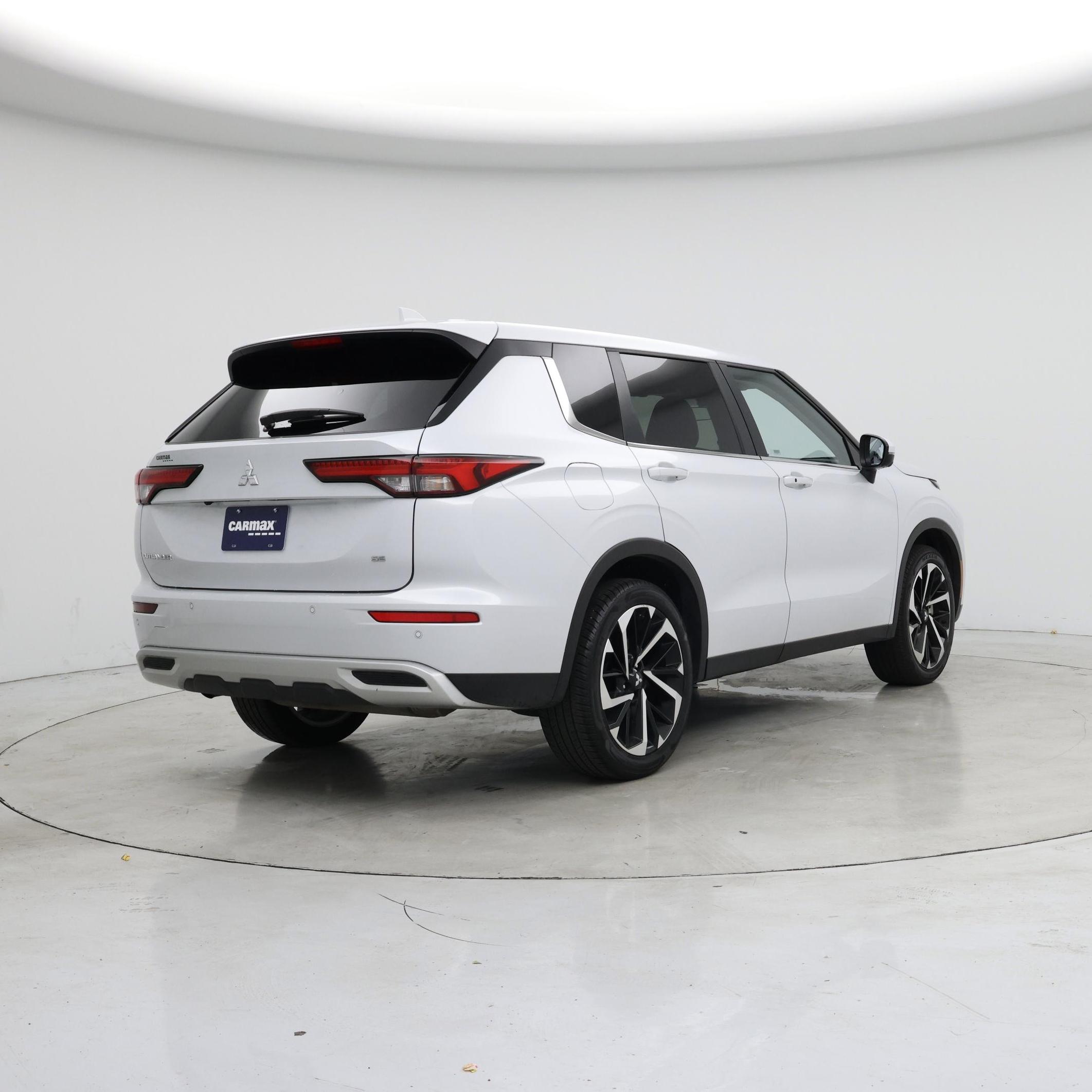 Thumbnail: 2024 Mitsubishi Outlander - 8