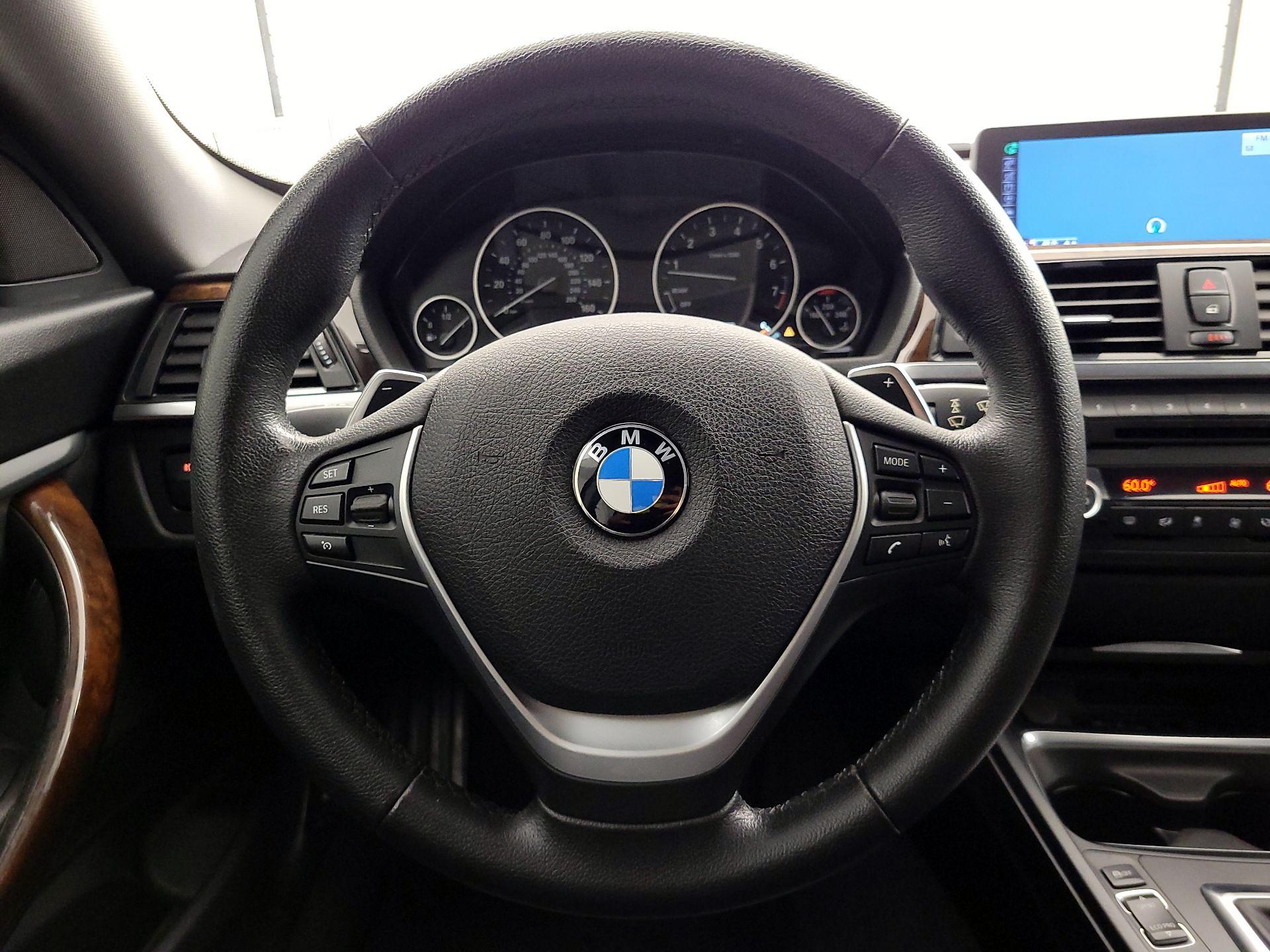 Thumbnail: 2015 BMW 3 Series - 10