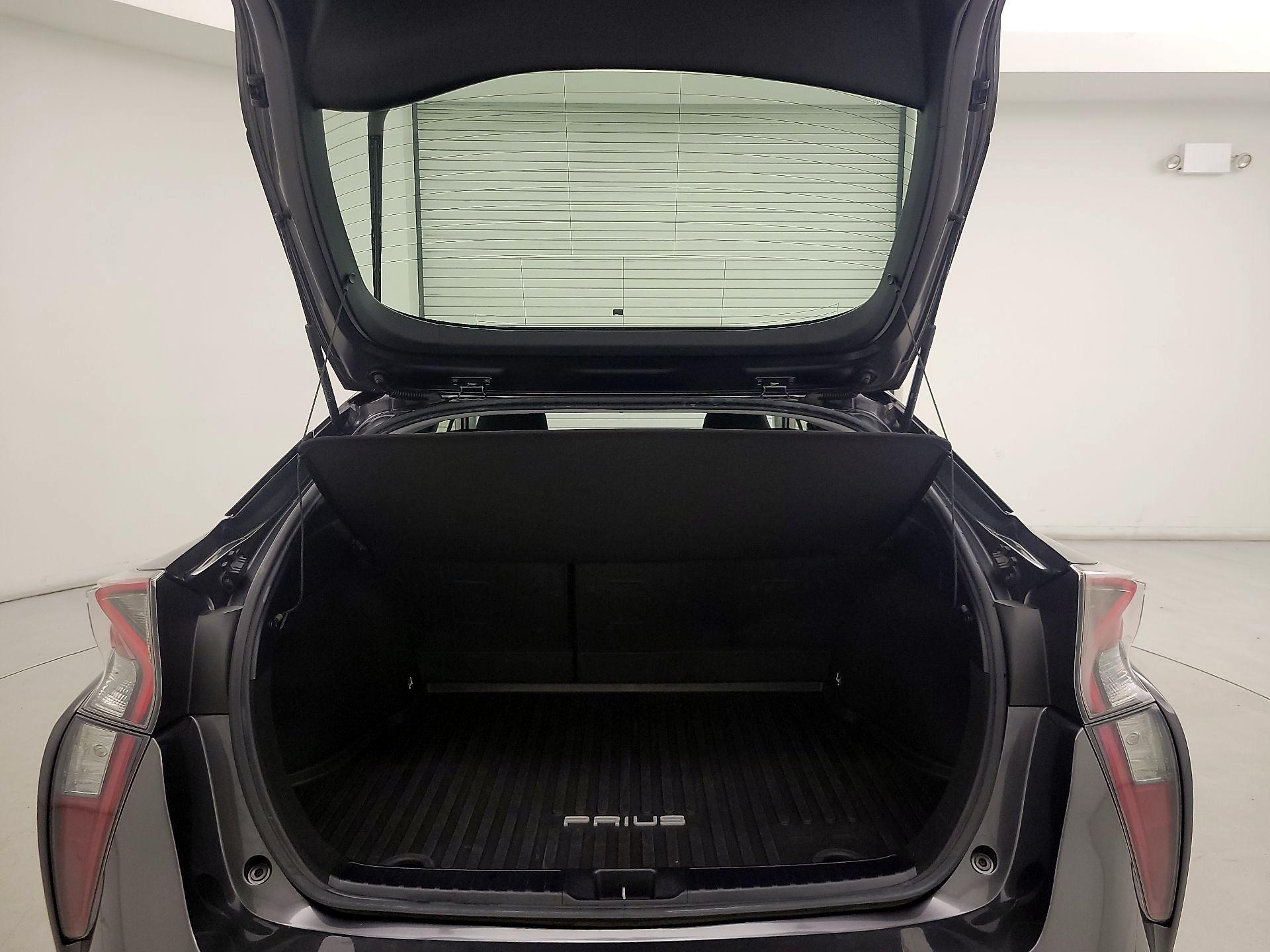 Thumbnail: 2018 Toyota Prius - 20