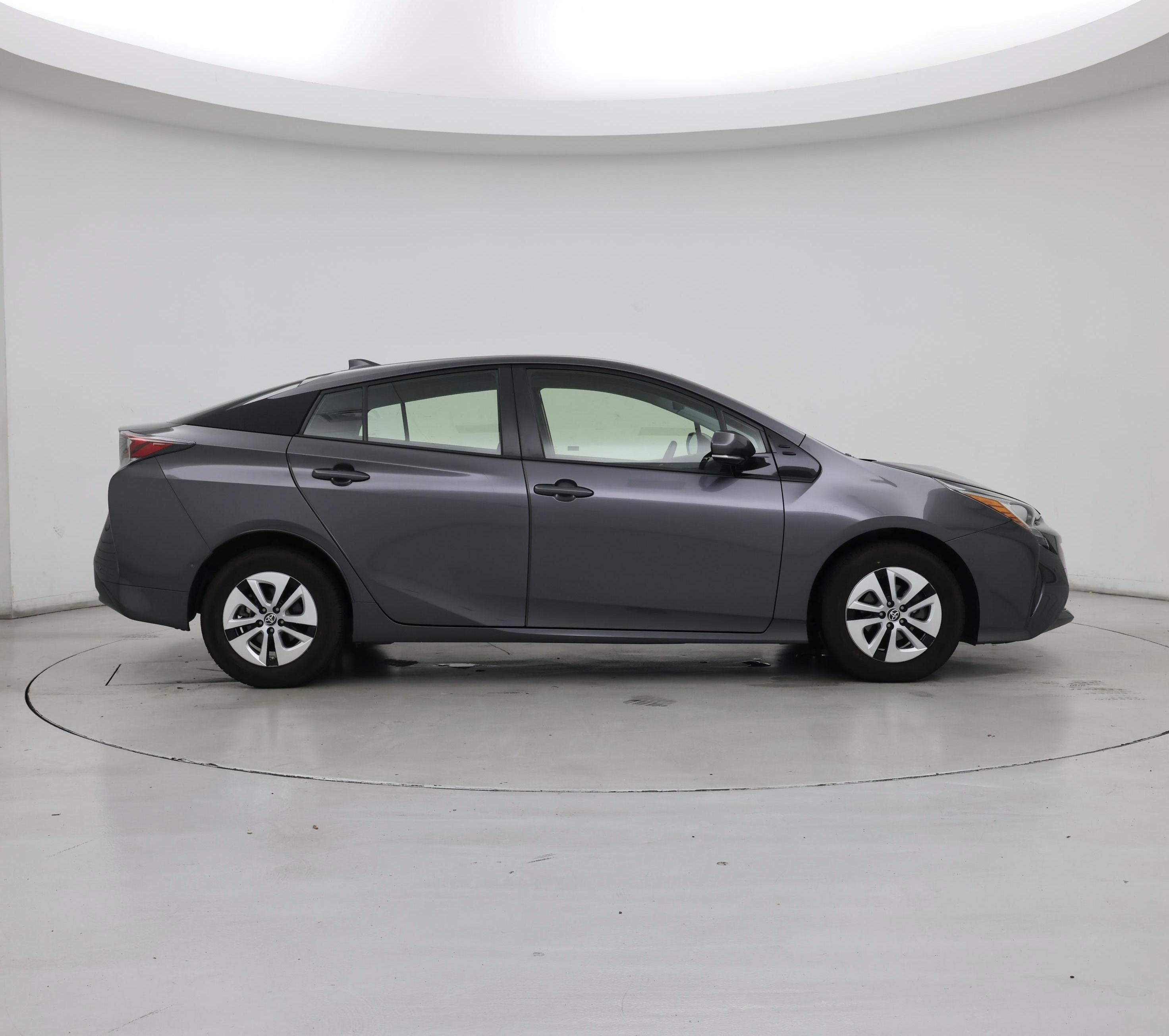 Thumbnail: 2018 Toyota Prius - 7