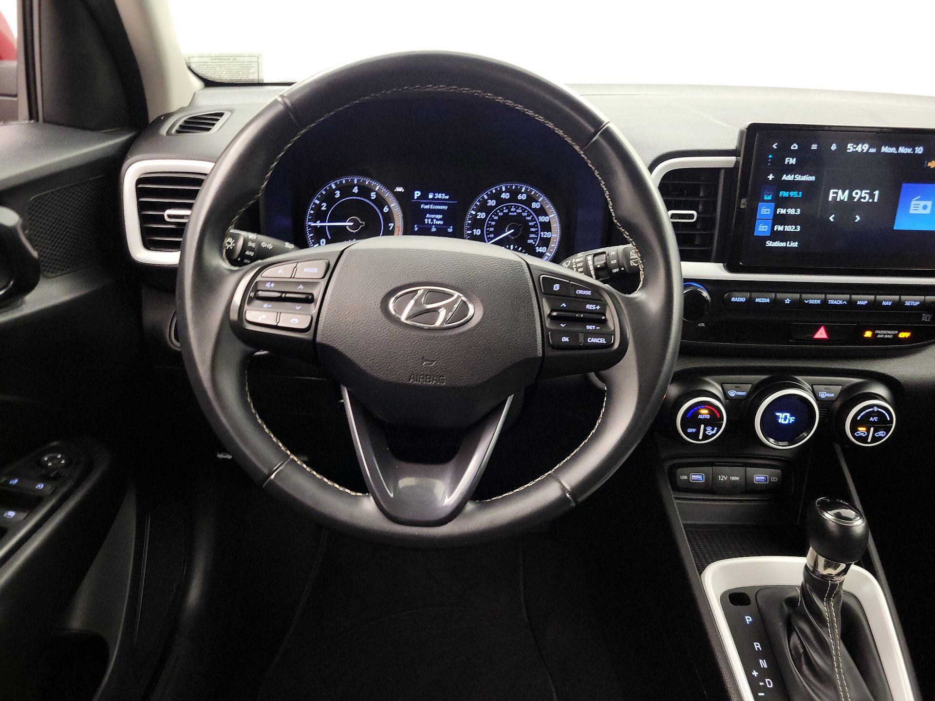 Thumbnail: 2022 Hyundai Venue - 10