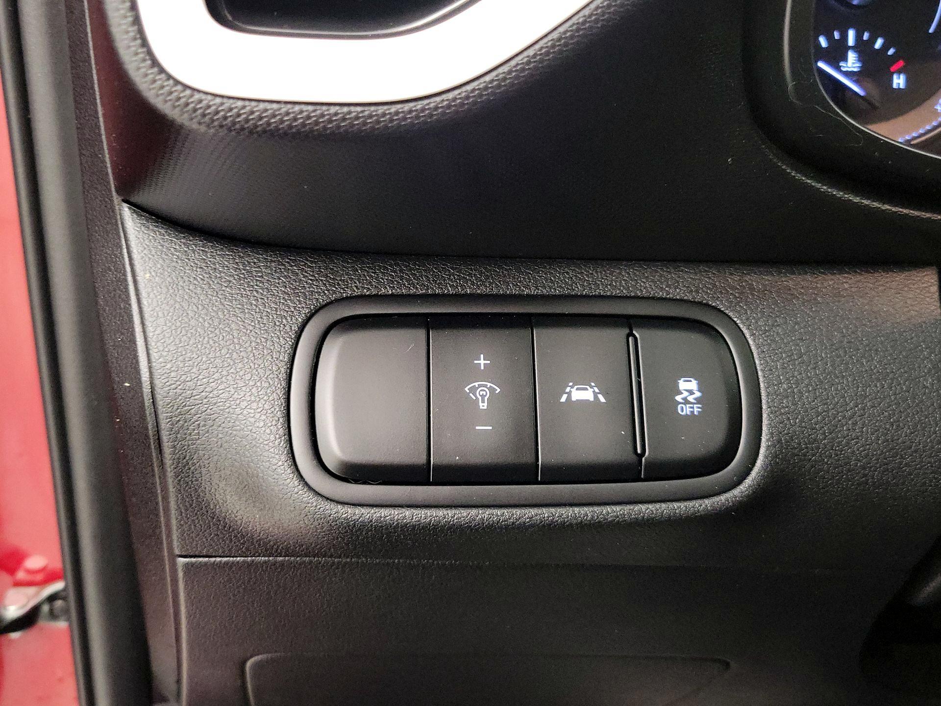 Thumbnail: 2022 Hyundai Venue - 13