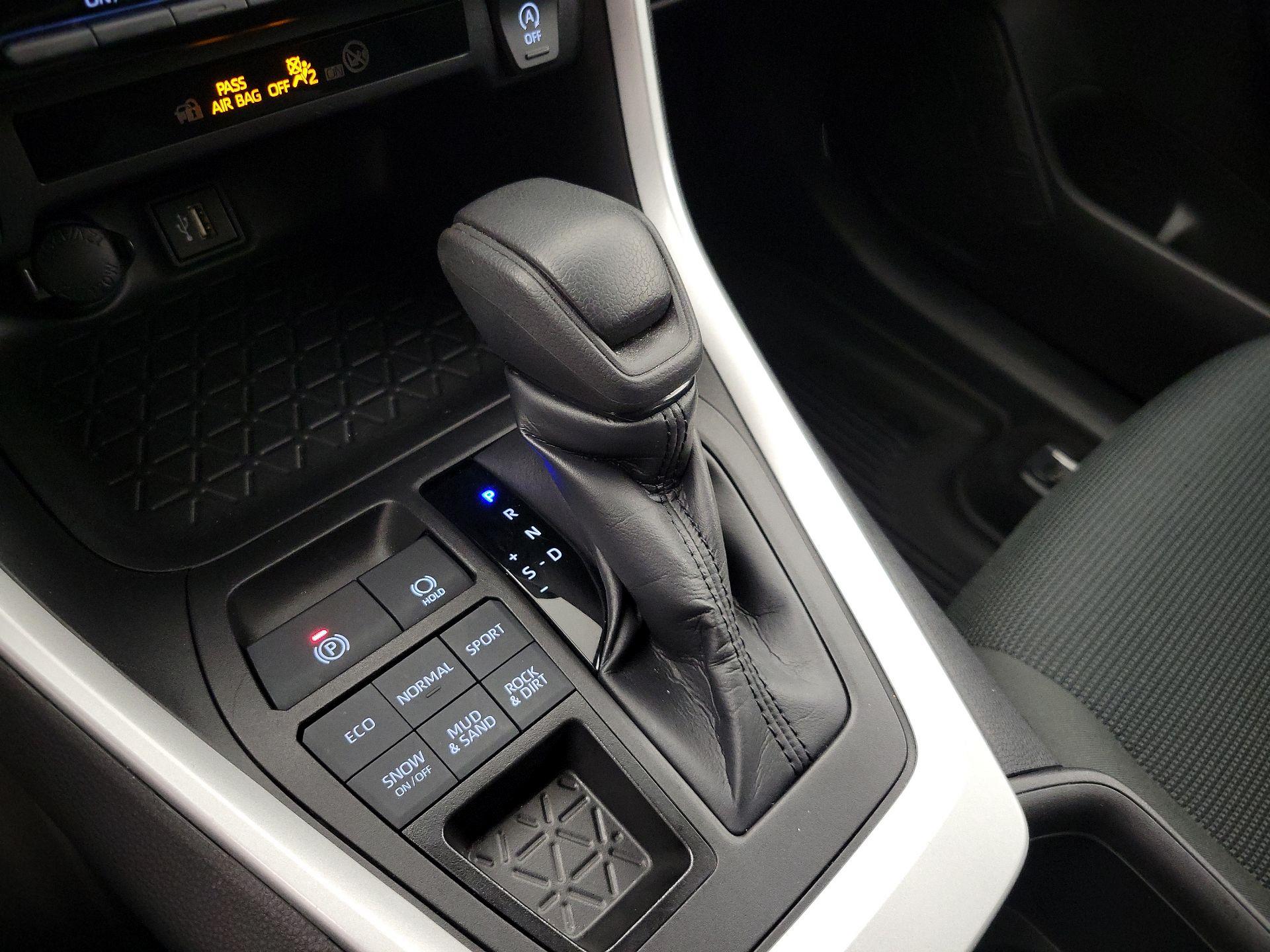 Thumbnail: 2024 Toyota RAV4 - 17