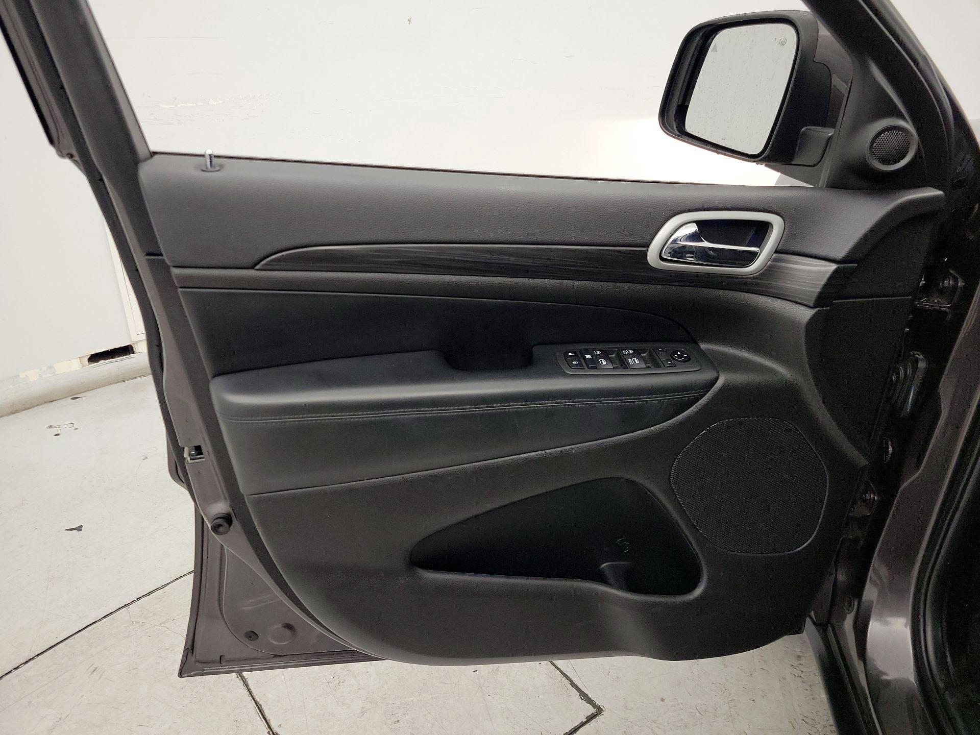 Thumbnail: 2021 Jeep Grand Cherokee - 12