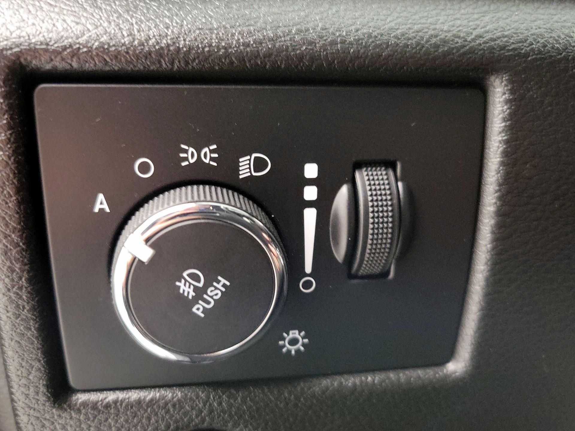 Thumbnail: 2021 Jeep Grand Cherokee - 13