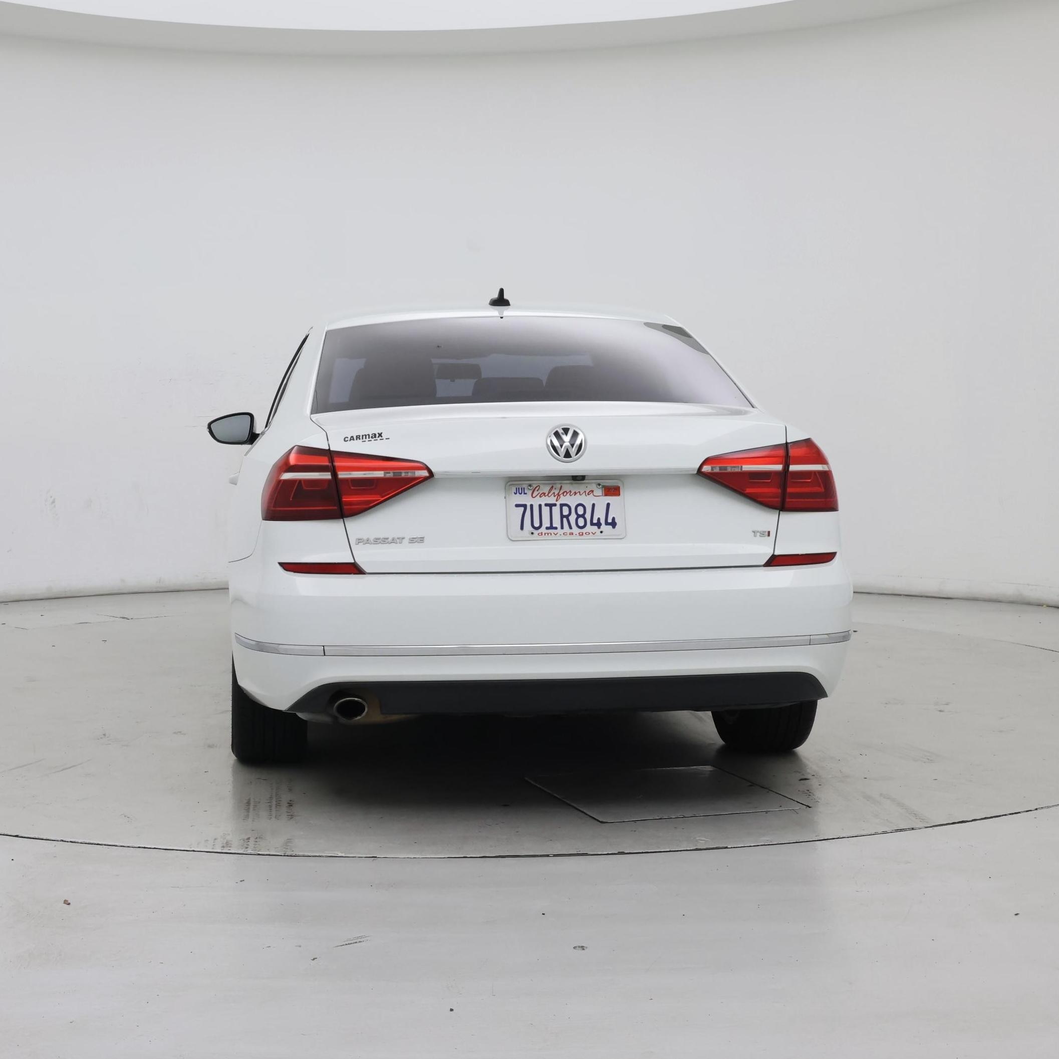 Thumbnail: 2016 Volkswagen Passat - 6