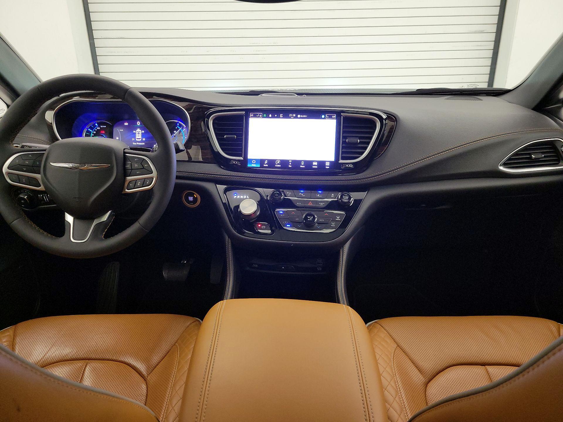 Thumbnail: 2022 Chrysler Pacifica - 9