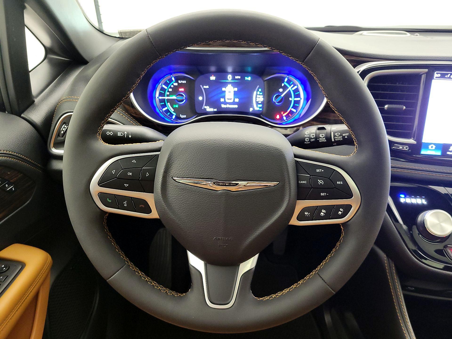 Thumbnail: 2022 Chrysler Pacifica - 10