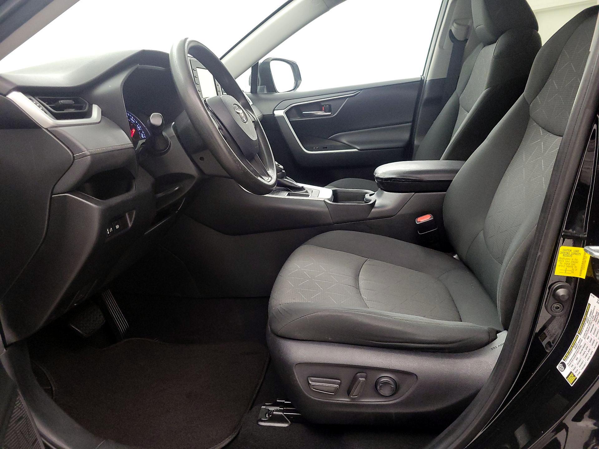 Thumbnail: 2021 Toyota RAV4 - 11