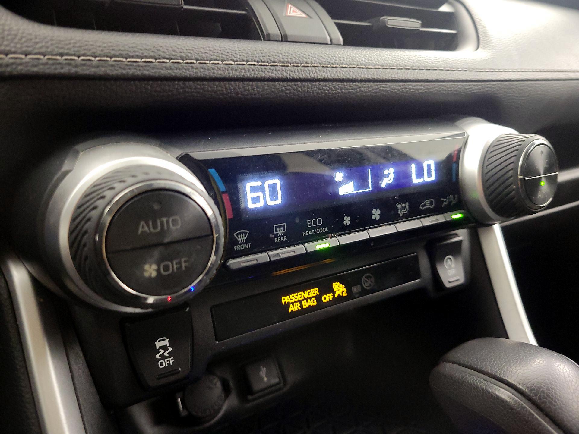 Thumbnail: 2021 Toyota RAV4 - 16