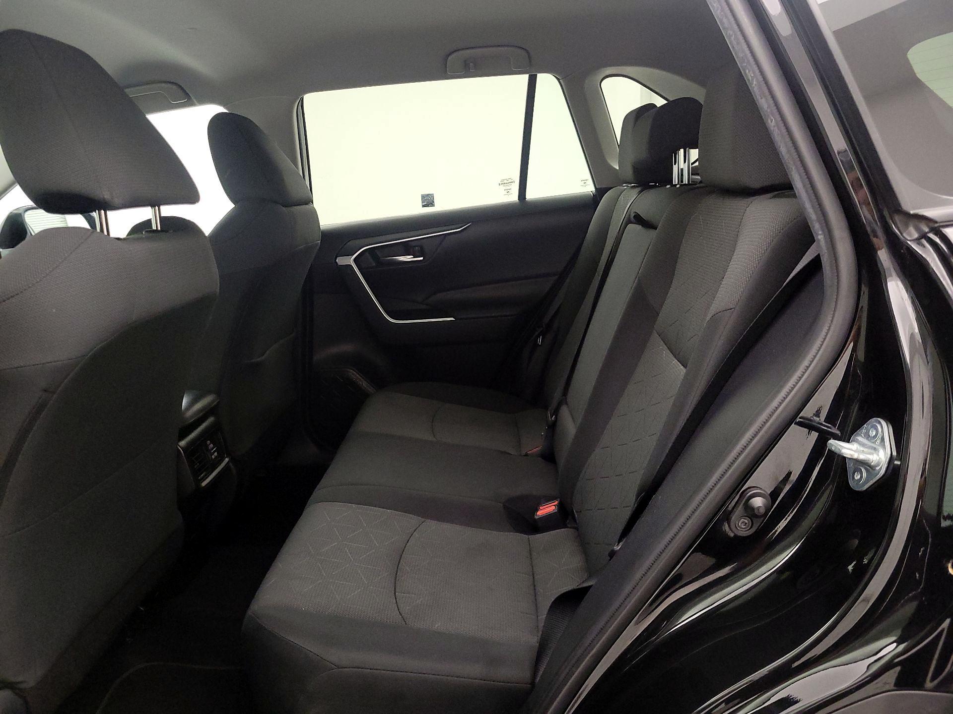 Thumbnail: 2021 Toyota RAV4 - 19