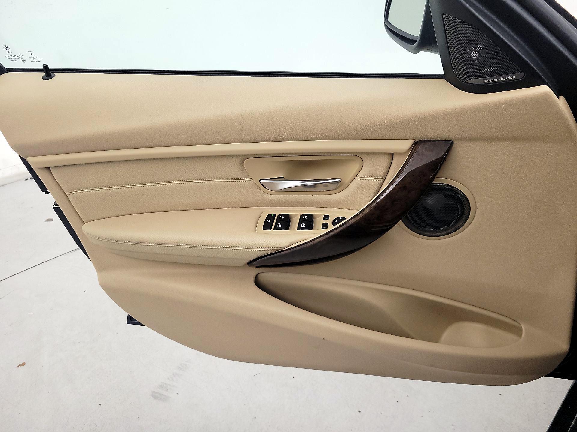 Thumbnail: 2015 BMW 3 Series - 12