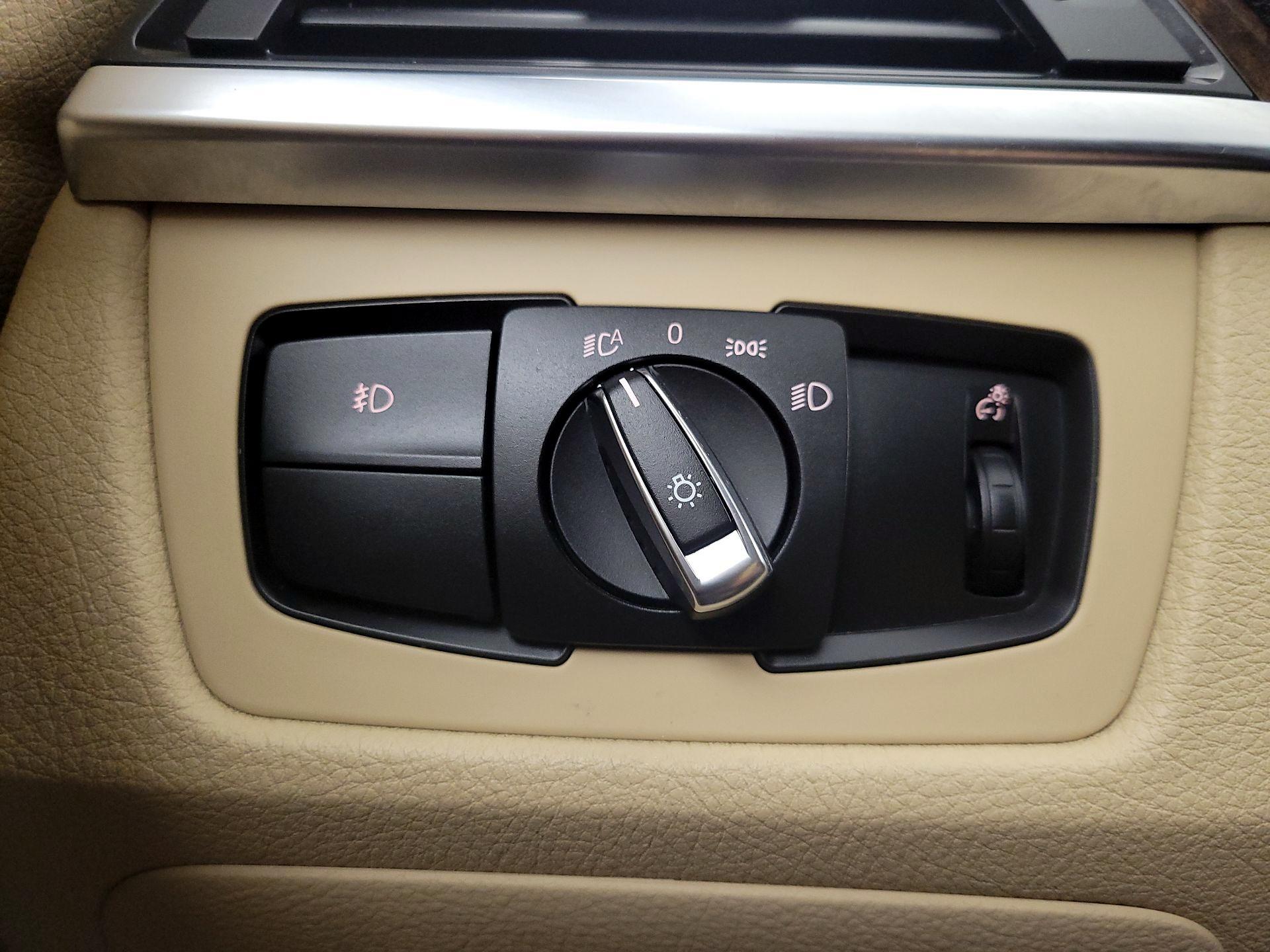 Thumbnail: 2015 BMW 3 Series - 13