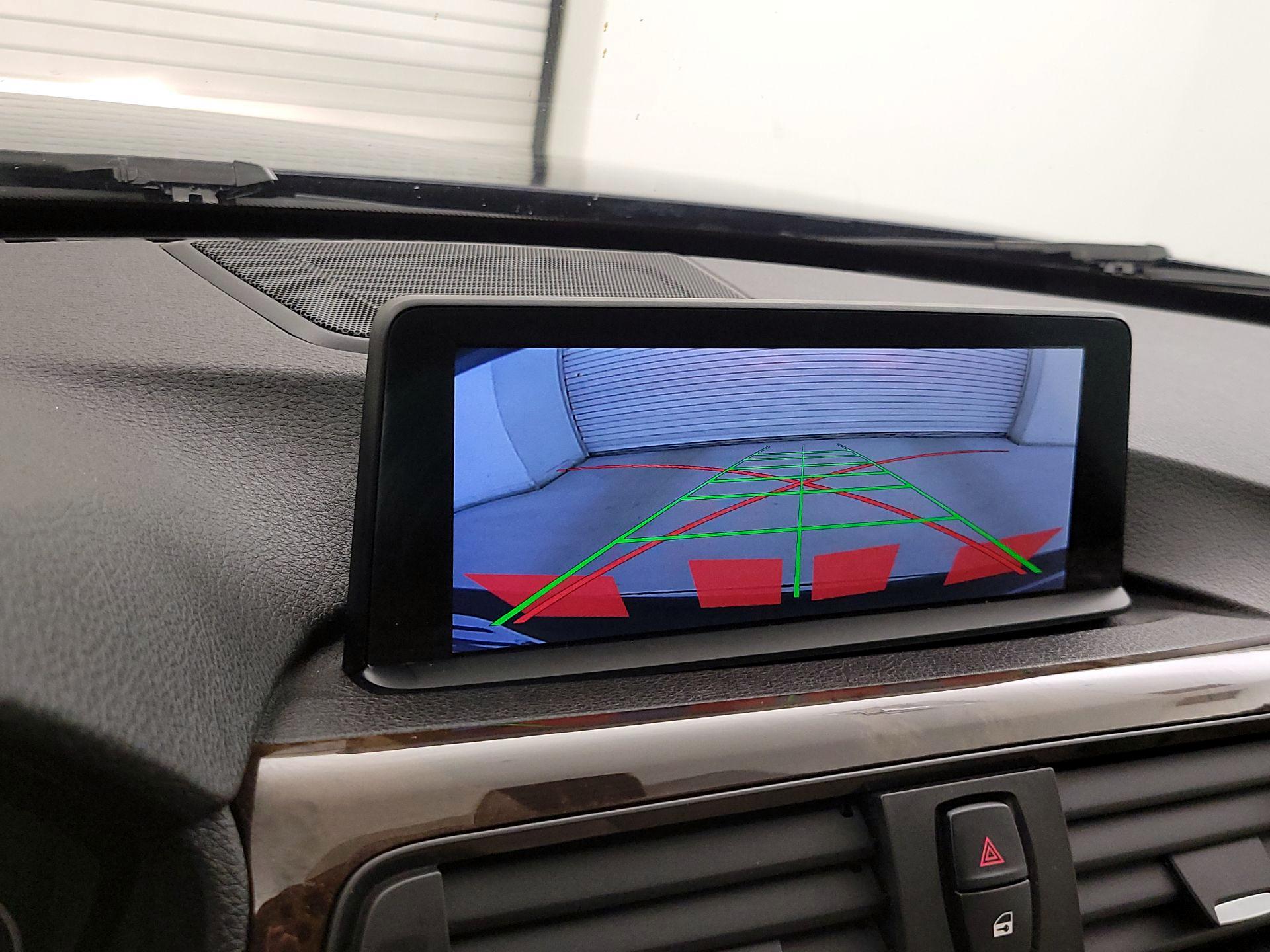 Thumbnail: 2015 BMW 3 Series - 15