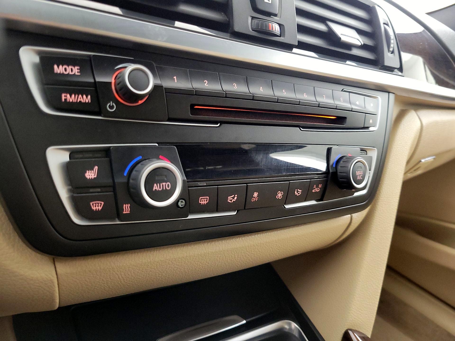 Thumbnail: 2015 BMW 3 Series - 17