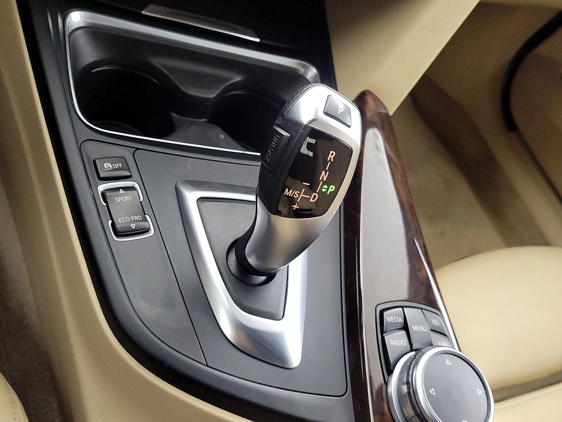 Thumbnail: 2015 BMW 3 Series - 18